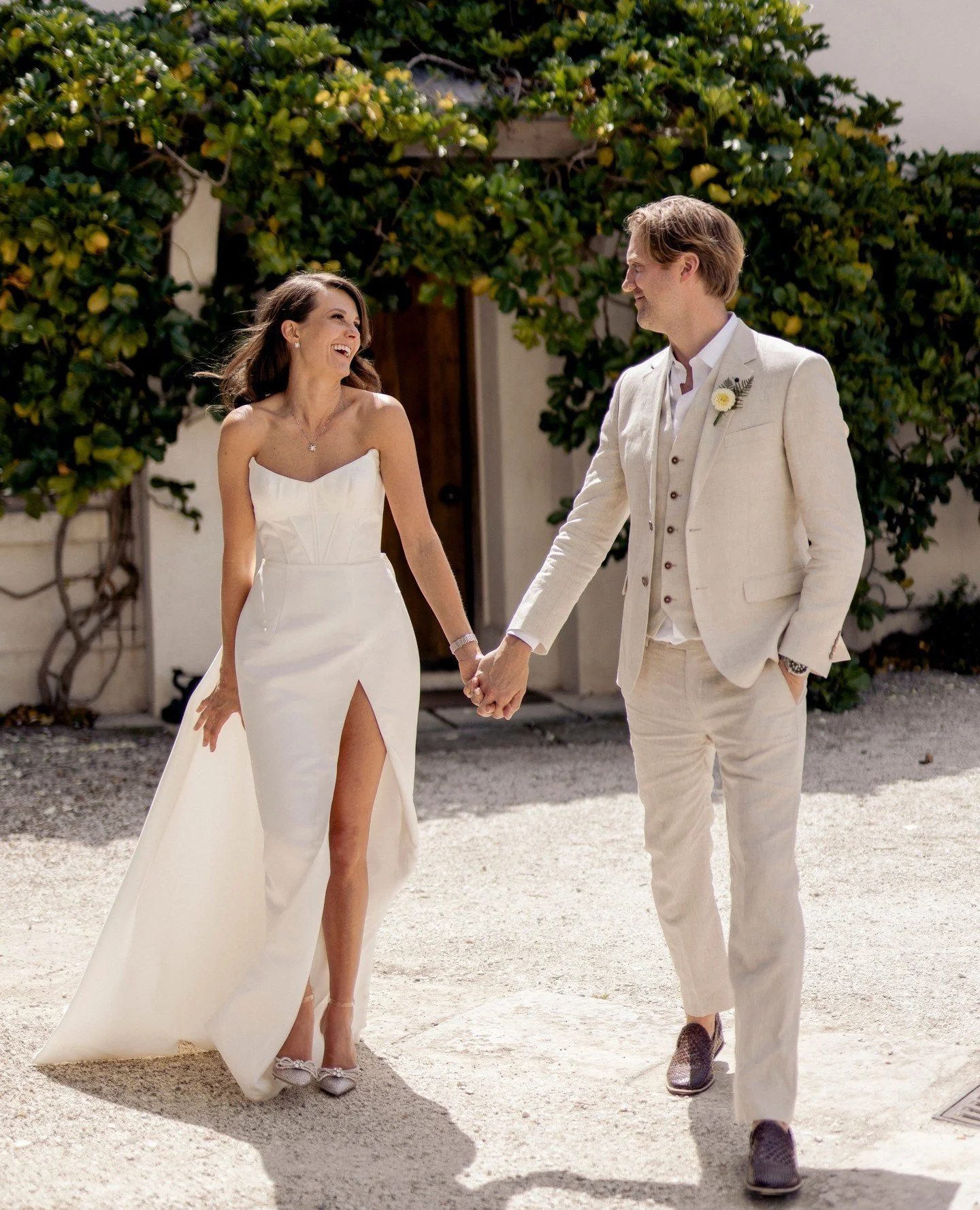 Happy Anniversary 🥂⁠
⁠
Today, we celebrate the love story behind Mills + Franks! Their wedding day was everything we love about weddings: beautifully curated, filled with heartfelt moments, and a true reflection of their story and what's important t