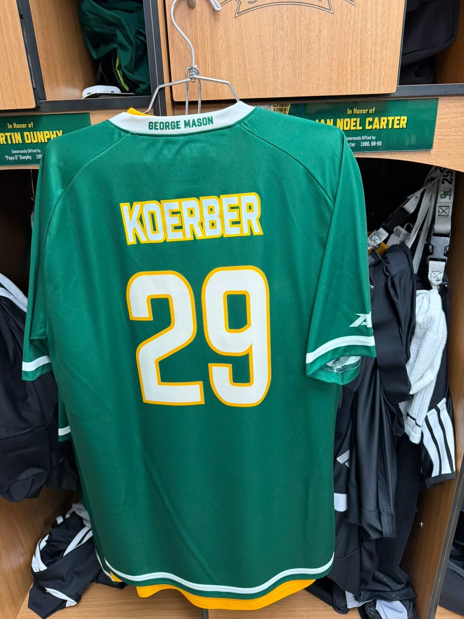 malte-koerber-29-george-mason-jersey-green.JPG