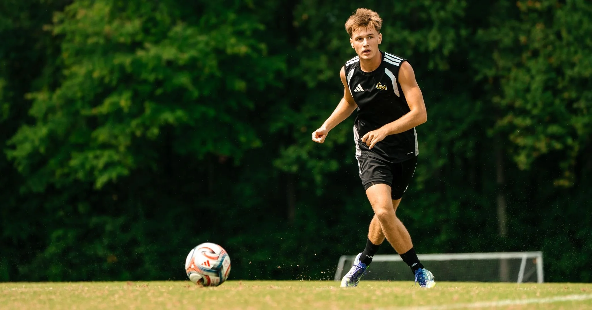 malte-koerber-29-george-mason-training-passing.jpg