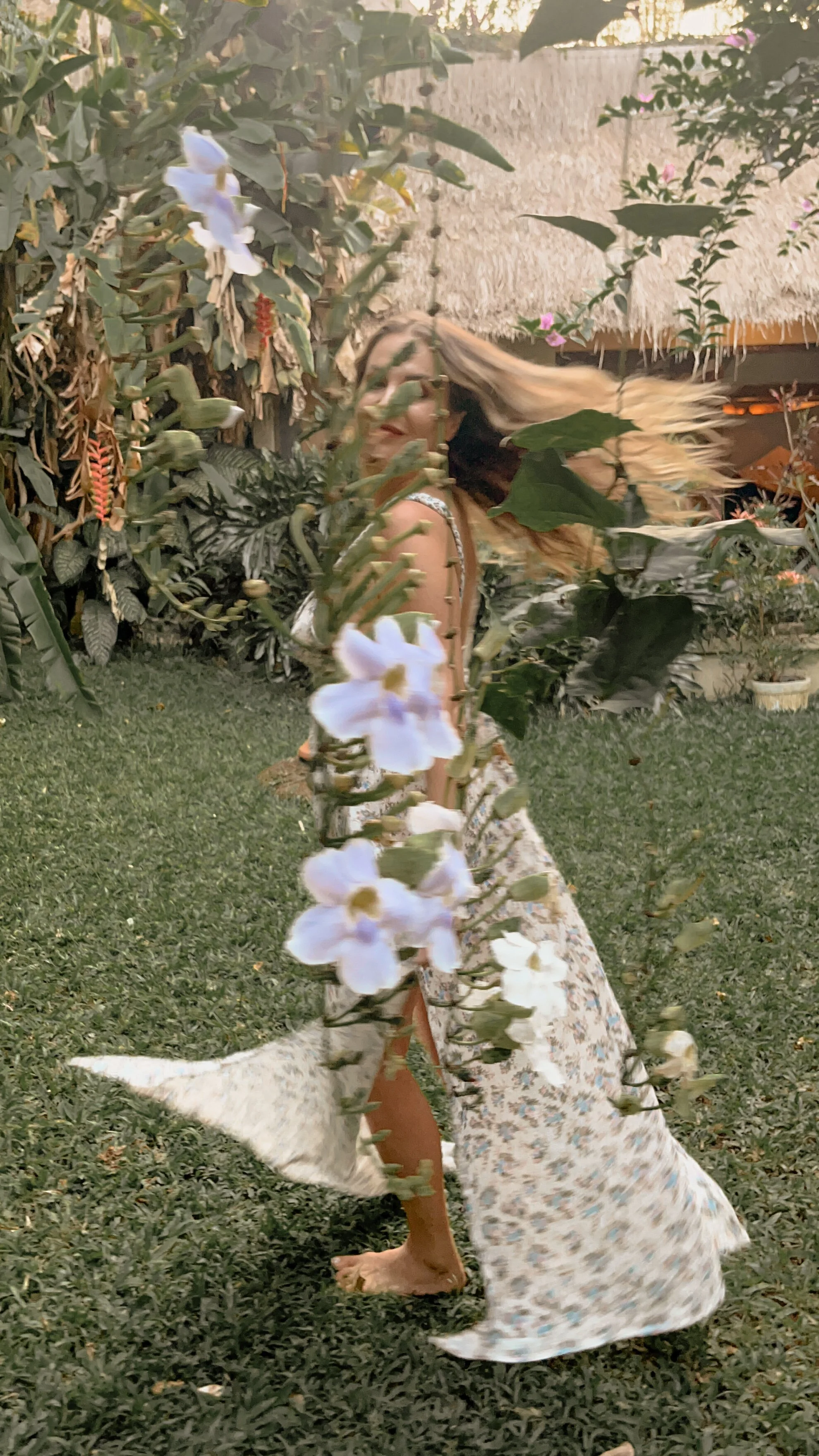 Online hypnotherapy and relationship coaching session with Dr Petra, supporting women worldwide ,  feminine energy, attachment work, and relationship transformation. Best in Australia