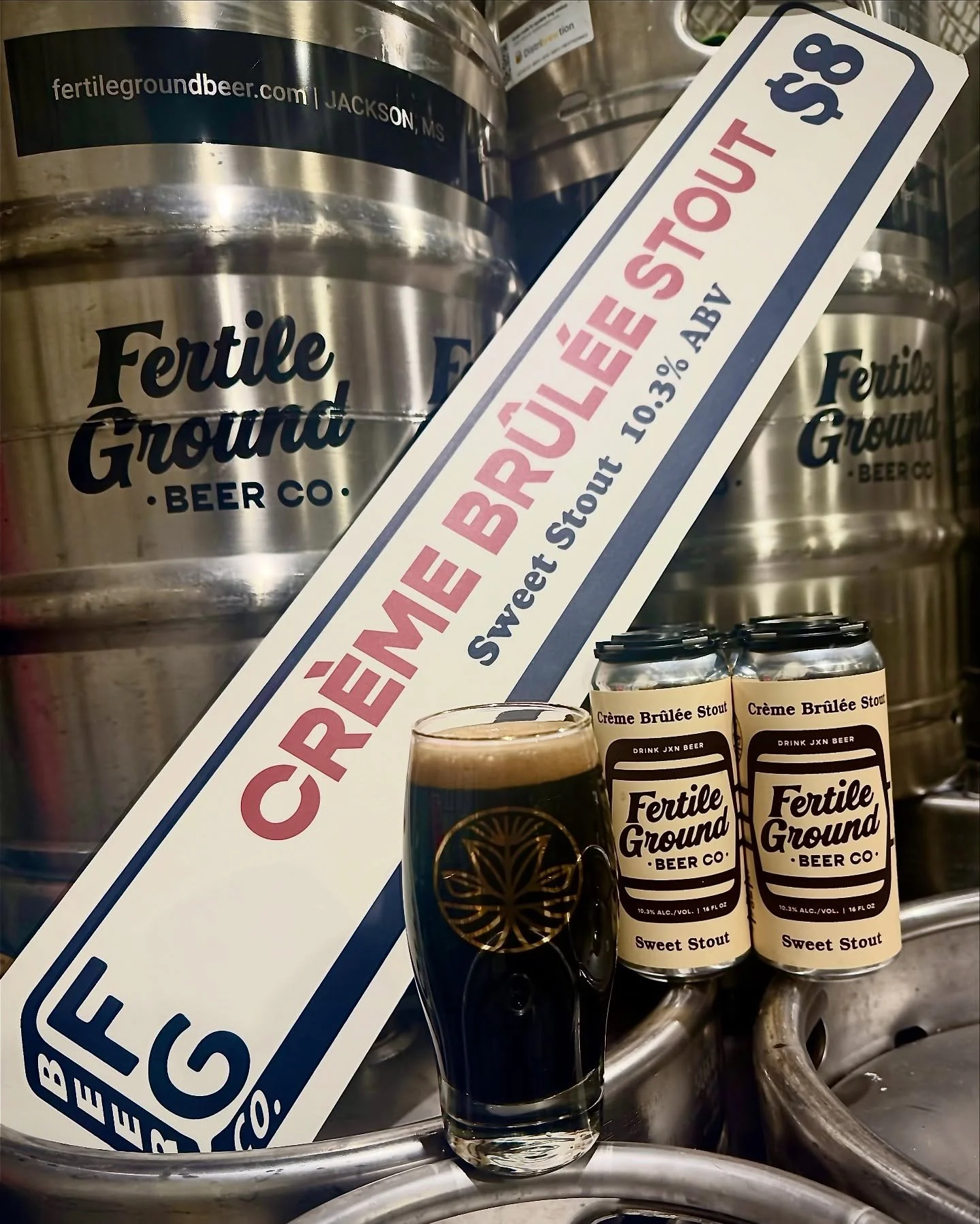 📣NEW BEER! 🍺 Cr&egrave;me Br&ucirc;l&eacute;e Stout is now on draft in 10oz. pours and in 4-packs to-go! This full flavored sweet stout is sure to give you that extra something for this chilly winter weather! 

Stop by today for a pint and snag som