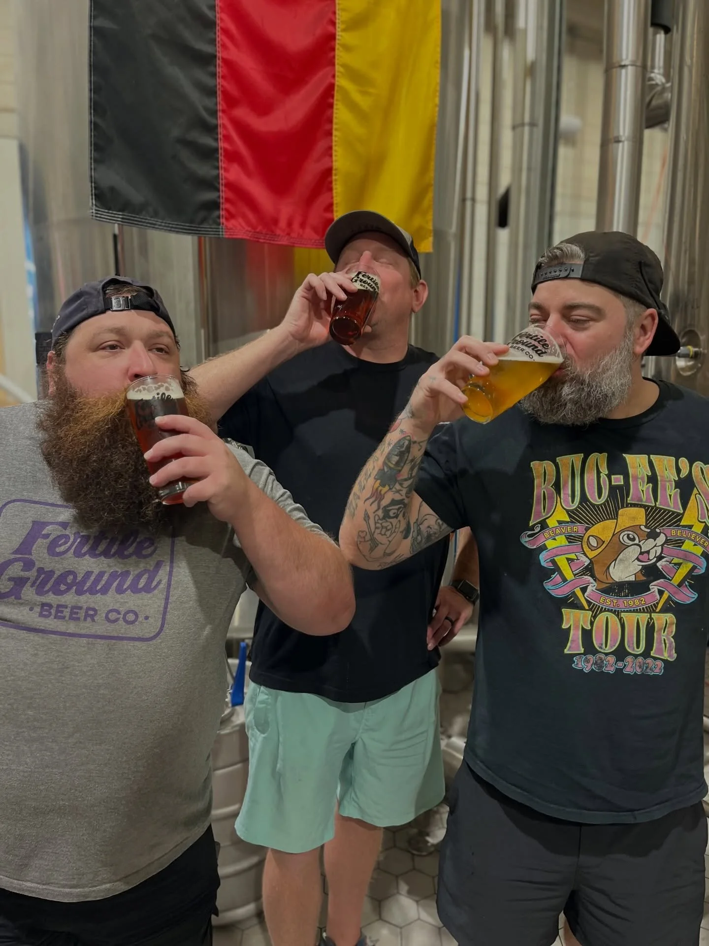 Enjoy $4 pints of Fesbtbier, Oktoberfest, and Smoked Oktoberfest today in the taproom! A chilly day like this calls for a 🍺, and these 3 seasonal favorites are perfect for the occasion. Open 3-9, see yall soon.