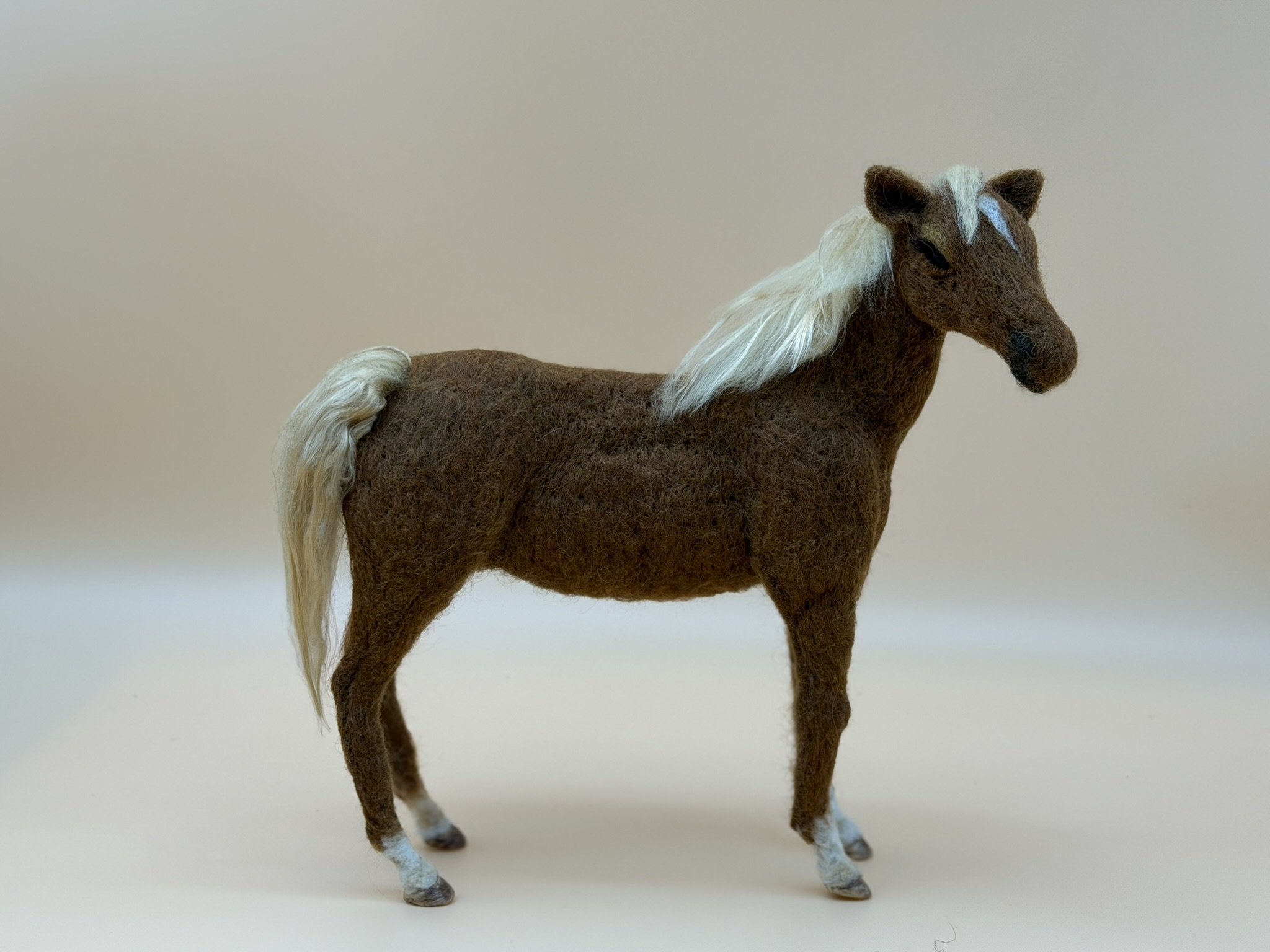 Horse Flaxen chestnut 2.JPEG
