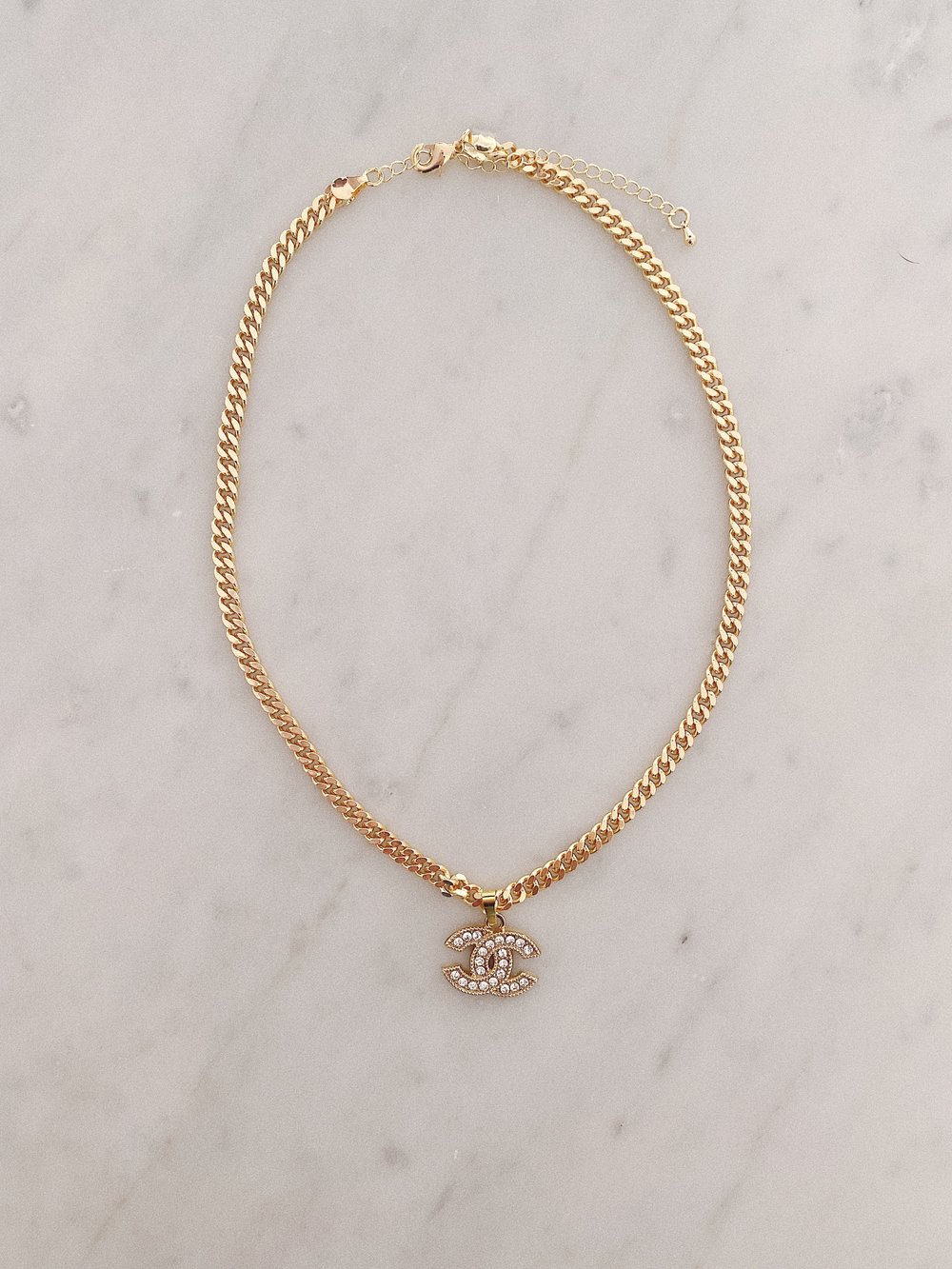 Rhinestone Medallion 18K Gold Chain Necklace —