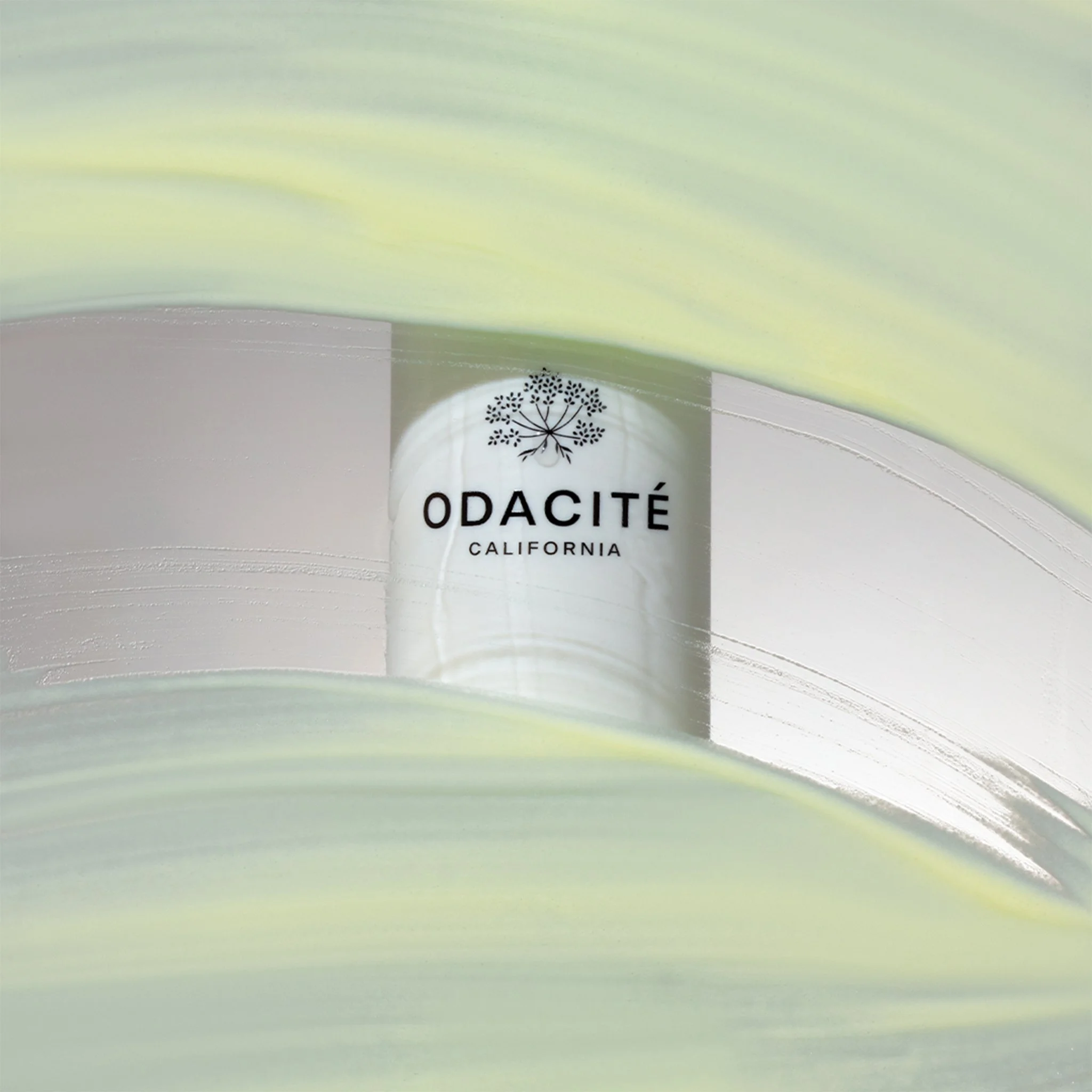 Hydra-CalmCreamCleanser-lifestyle4.jpg