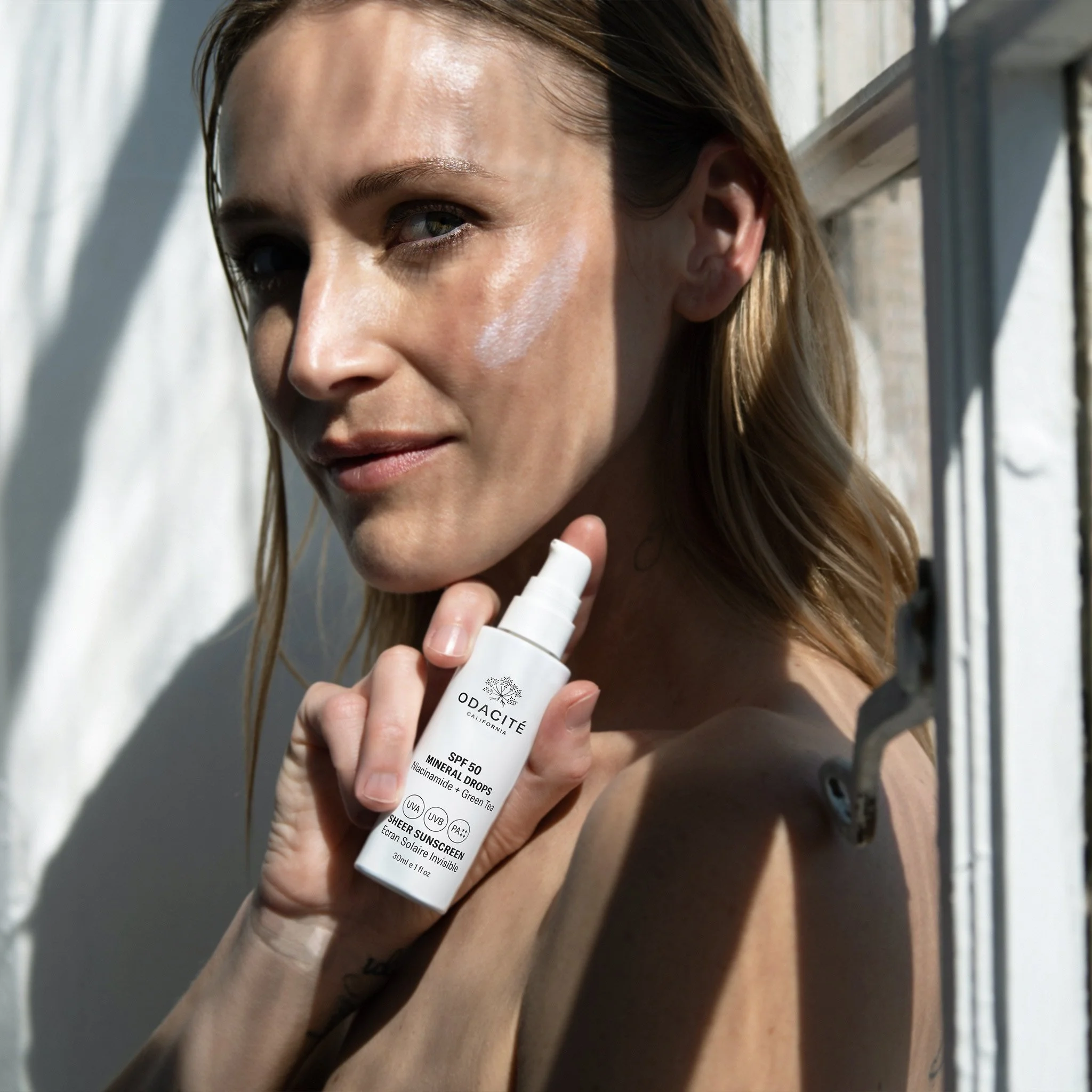 SPF50_MineralDrops_Sheer_model3.jpg