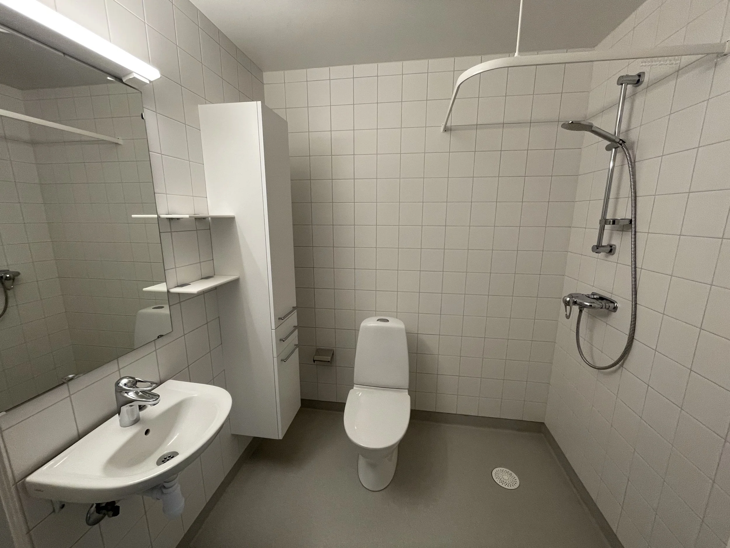 Badrum, 1:a, (lägenheternas badrum liknar detta)