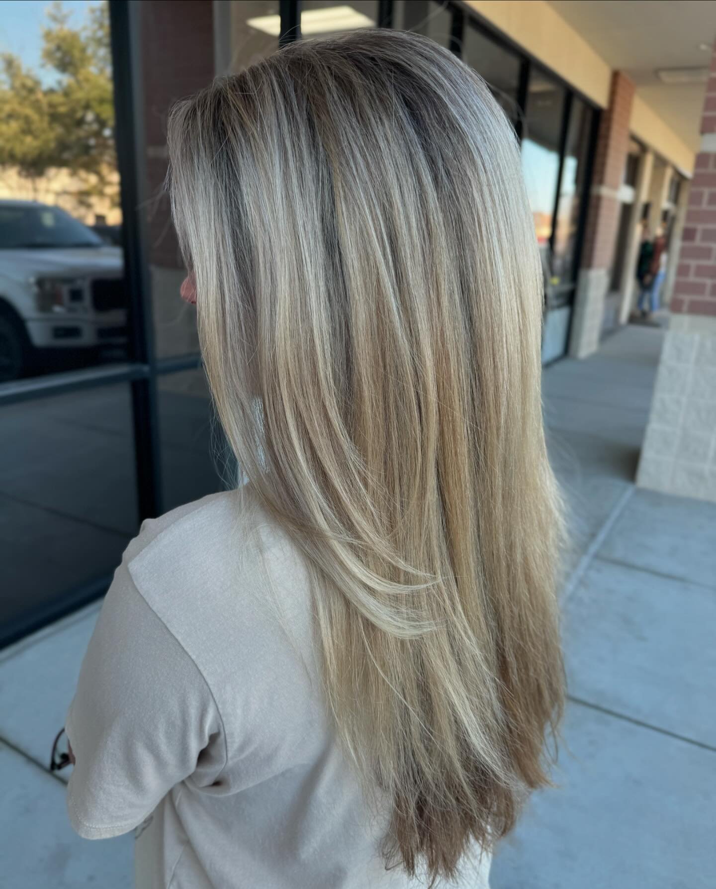FALL Blonde by @houstonhairbycaseyjo
FRESH Blowout by @hairbyhannahskinner 

✨ 
✨
✨

#blonde #blondehair #highlights #lowlights #balayage #foilayage #houstonhairstylist #htxhairstylist #cypresstxhairstylist #LOFT87 #aHAIRexperience