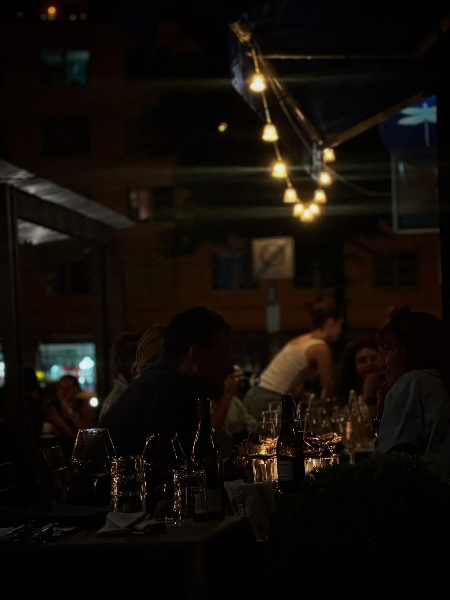 Missing Summer Nights ❤️&zwj;🔥. 

#blauelibellem&uuml;nchen #blauelibellebar #summerinthecity #munichsummernights #winelover🍷❤️ #winevibes🍷 #nightout #missingsummer