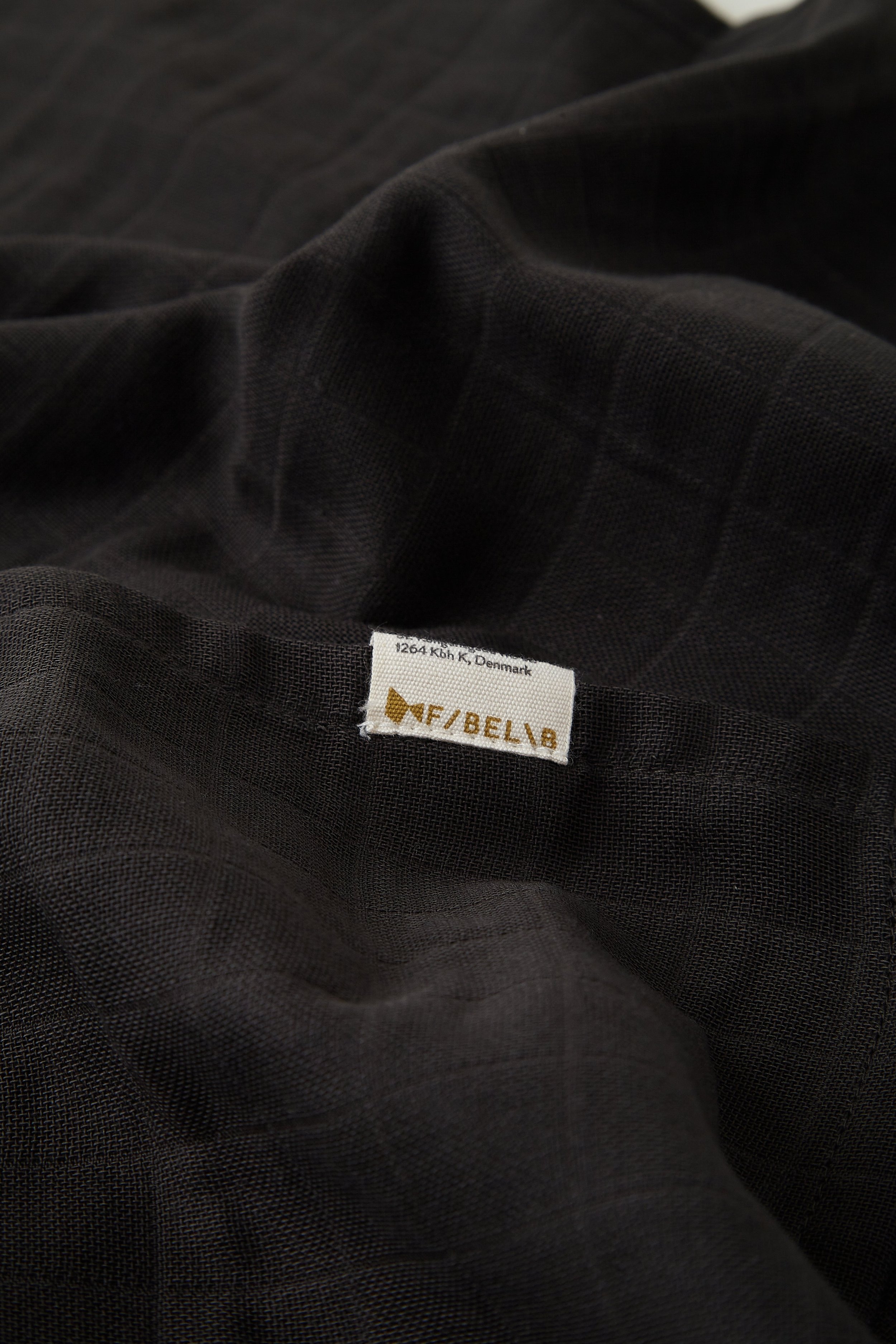 Fabelab-Muslin-Cloth-Dark-Grey-03.jpg