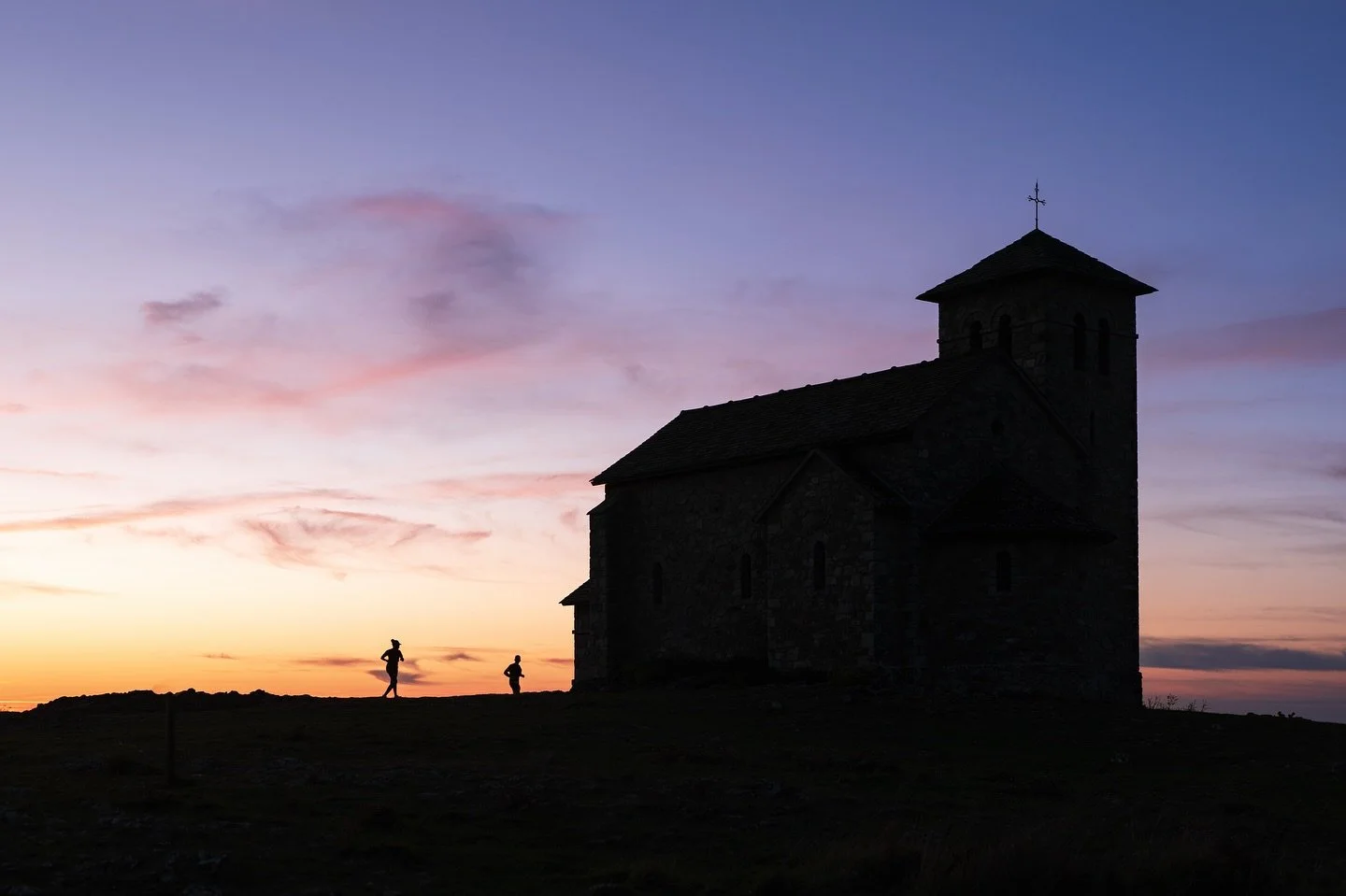 La capelette au crépuscule.
