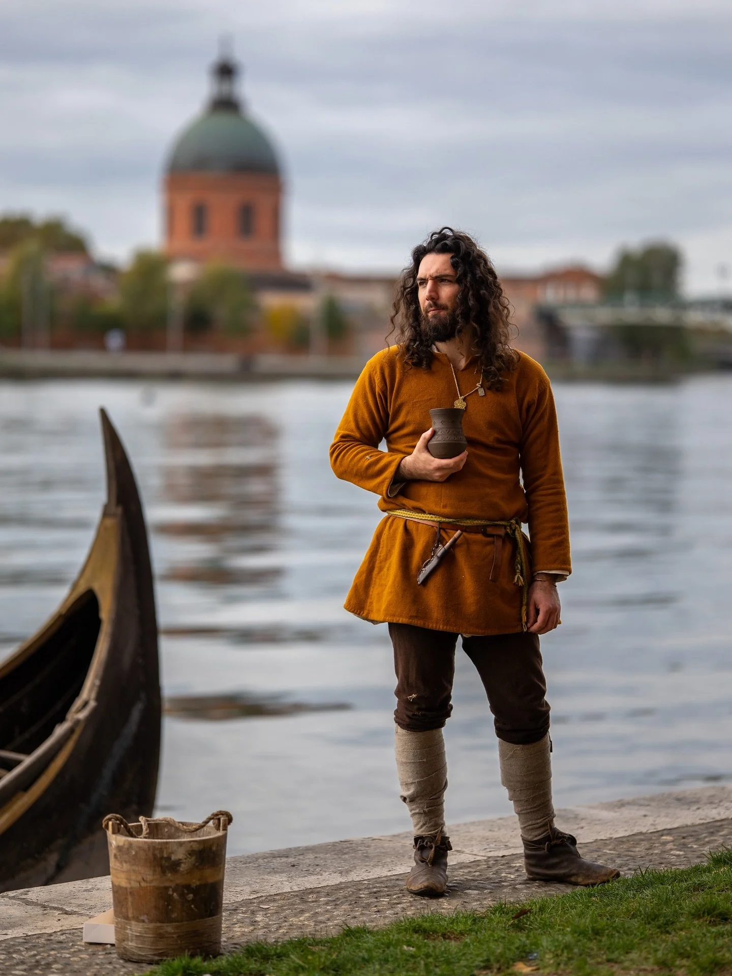Des vikings à Toulouse, des drakkars sur la Garonne… @lesbatar ont envahi la ville ⛵️