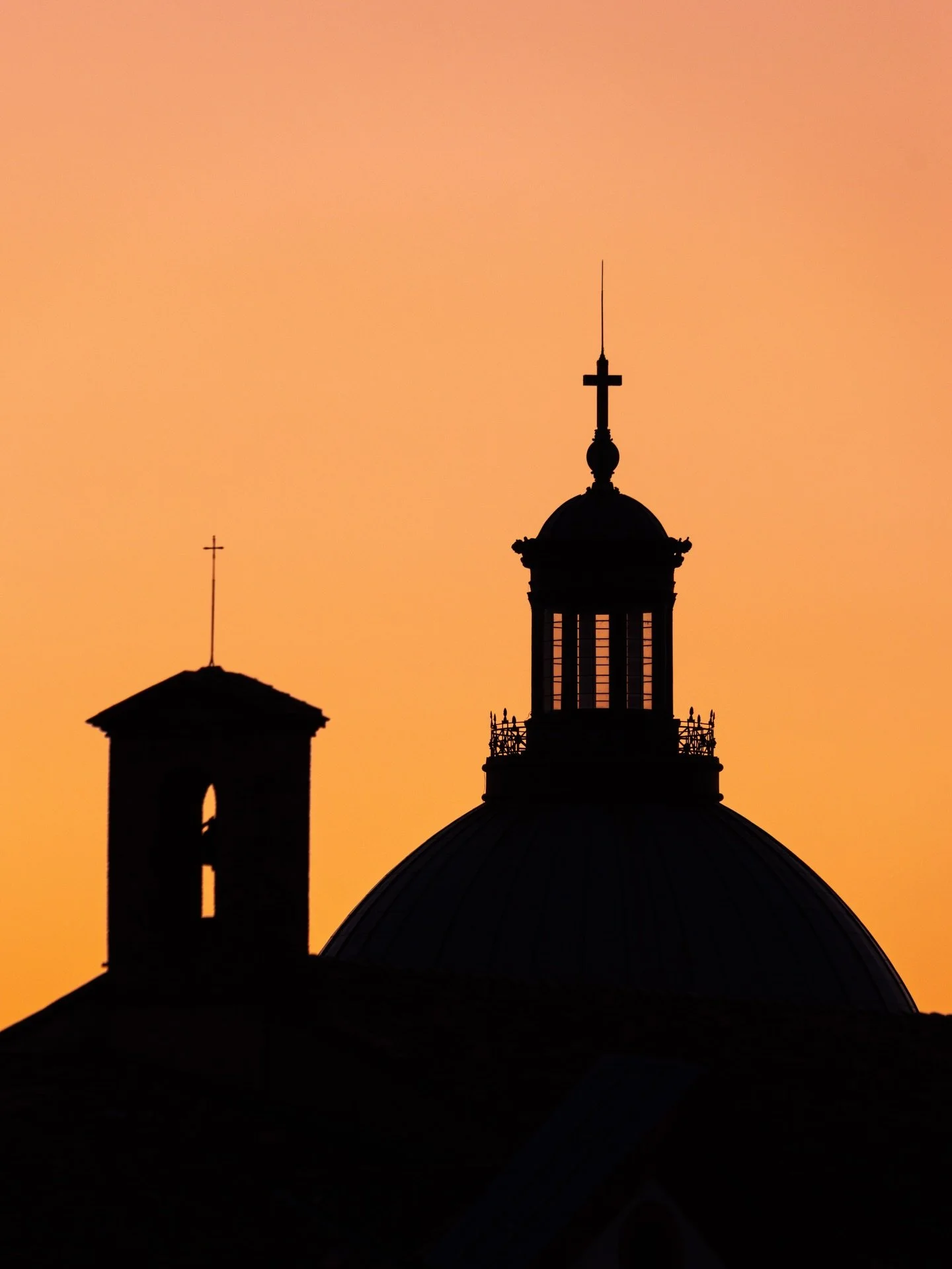 De l&rsquo;ombre et de la lumi&egrave;re. Mon truc du moment, moment qui dure depuis 6 mois. 
1. Toulouse skyline
2. Se heurter &agrave; un mur
3. Red is dead
4. Pont Saint-Pierre
5. Clair obscur
6. Comme des pieds
7. &Agrave; vous de trouver un titr