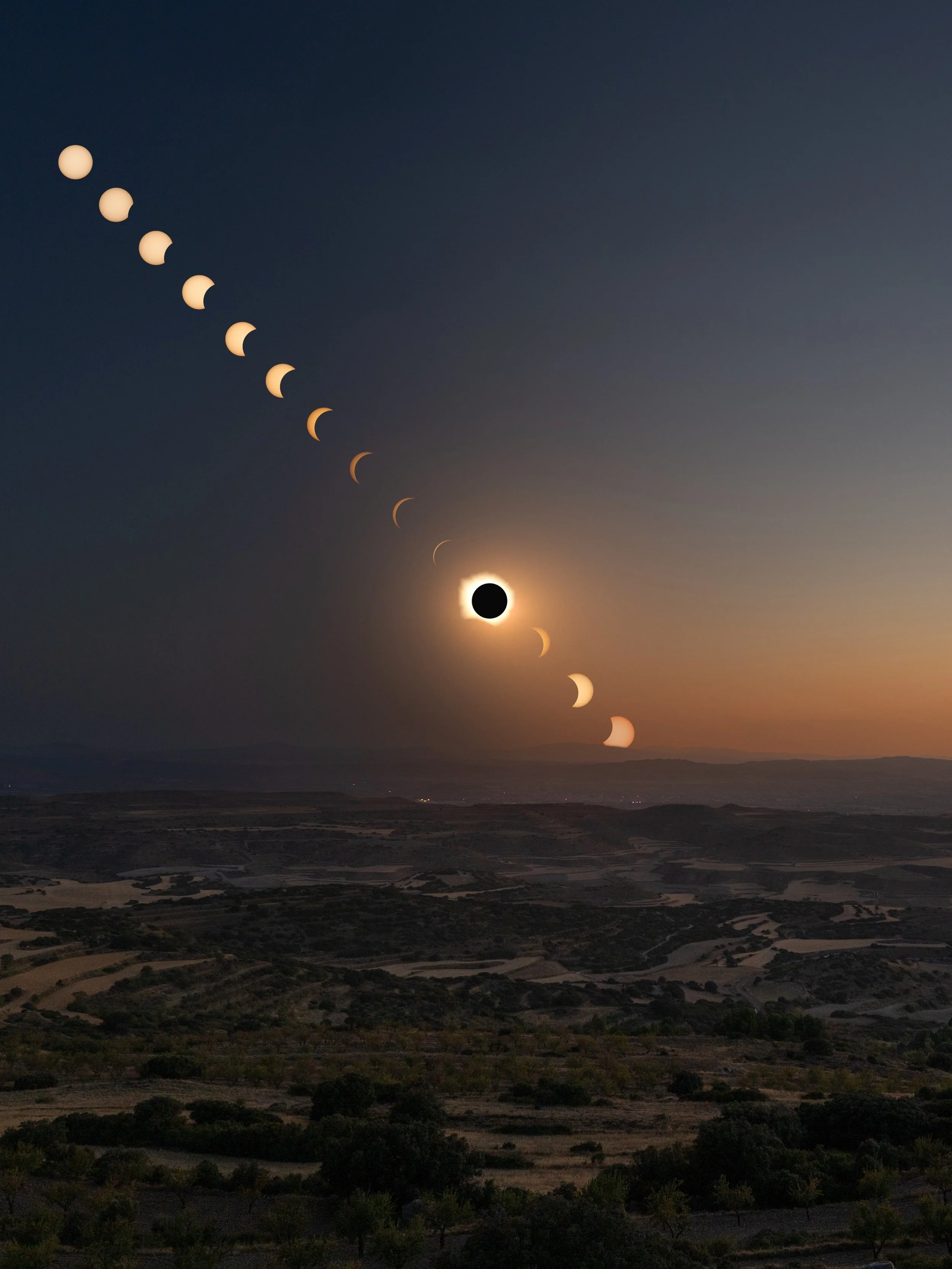 Plus d&rsquo;un an que j&rsquo;y pense, des mois de pr&eacute;paration, j&rsquo;en ai m&ecirc;me r&ecirc;v&eacute; de cette &eacute;clipse ! O&ugrave; aller ? Comment profiter du spectacle ? Comment immortaliser ce moment en photo ?
Je m&rsquo;attend