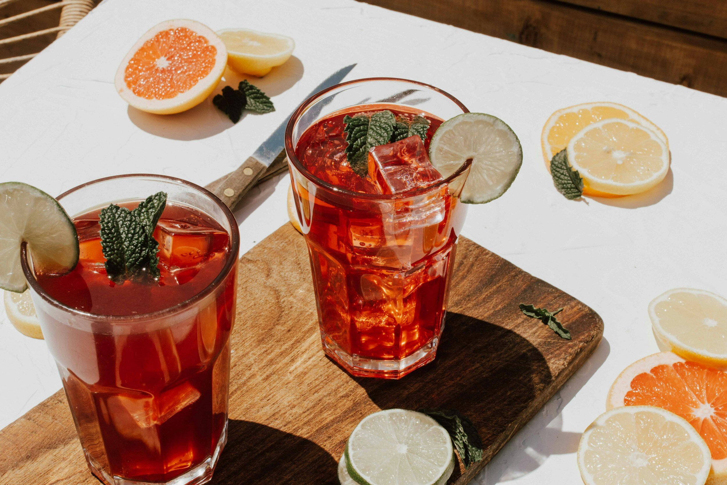 Signature Cocktails to Elevate Your Luxury Wedding Celebration