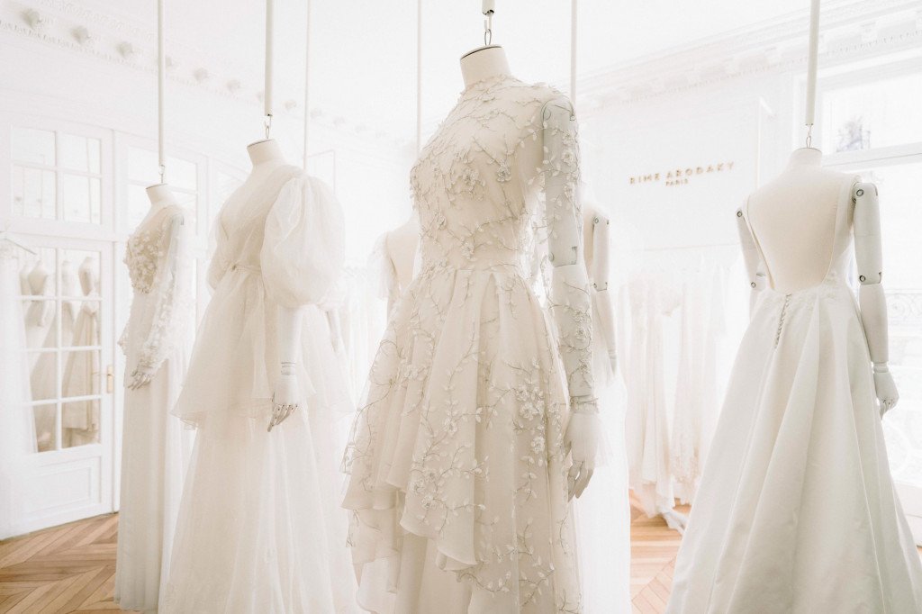 How to Choose the Perfect Wedding Dress for a Luxury Destination Wedding