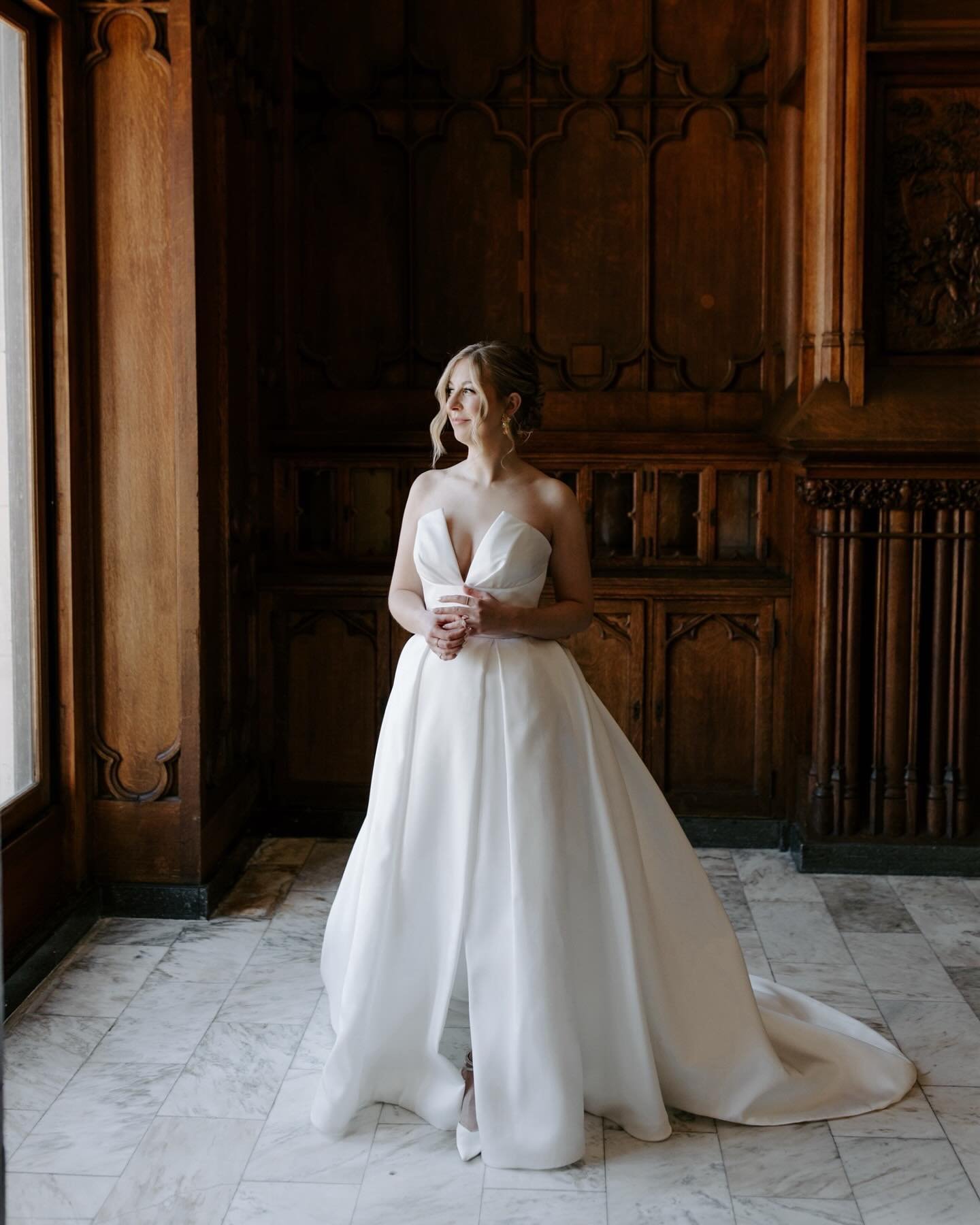 Haley and Isaac&hellip; part 1/2🤍 this past weekend was just so dang lovely in every way!!!!!! We walked so much which was a TREAT (thank you sunny chicago and close proximity to getting ready / photos / reception), and most importantly, I had a fro