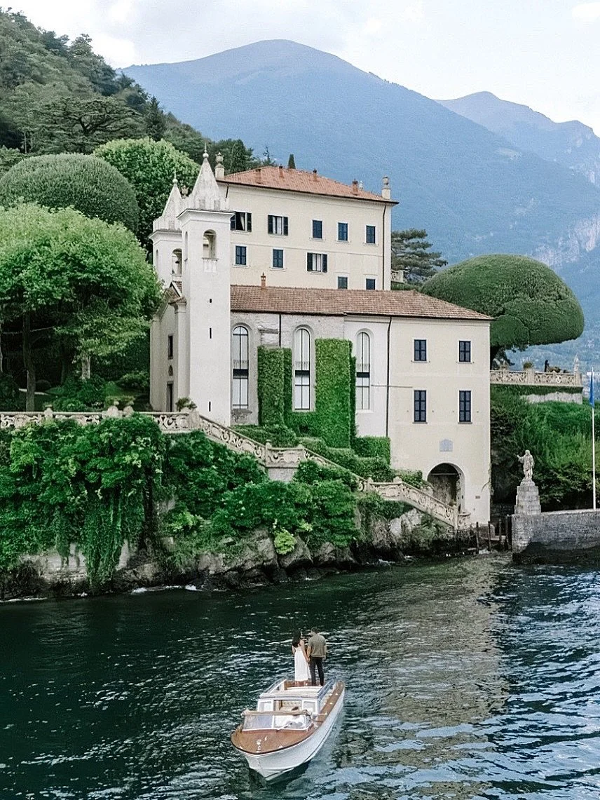 Elizabeth &amp; Jeremy&rsquo;s Lake Como Proposal Part I🤍 A rainy morning at Villa Balbianello that felt straight out of a fairytale or the greatest movie you&rsquo;ve ever seen. After months and months of proposal planning with Jeremy, it was the s