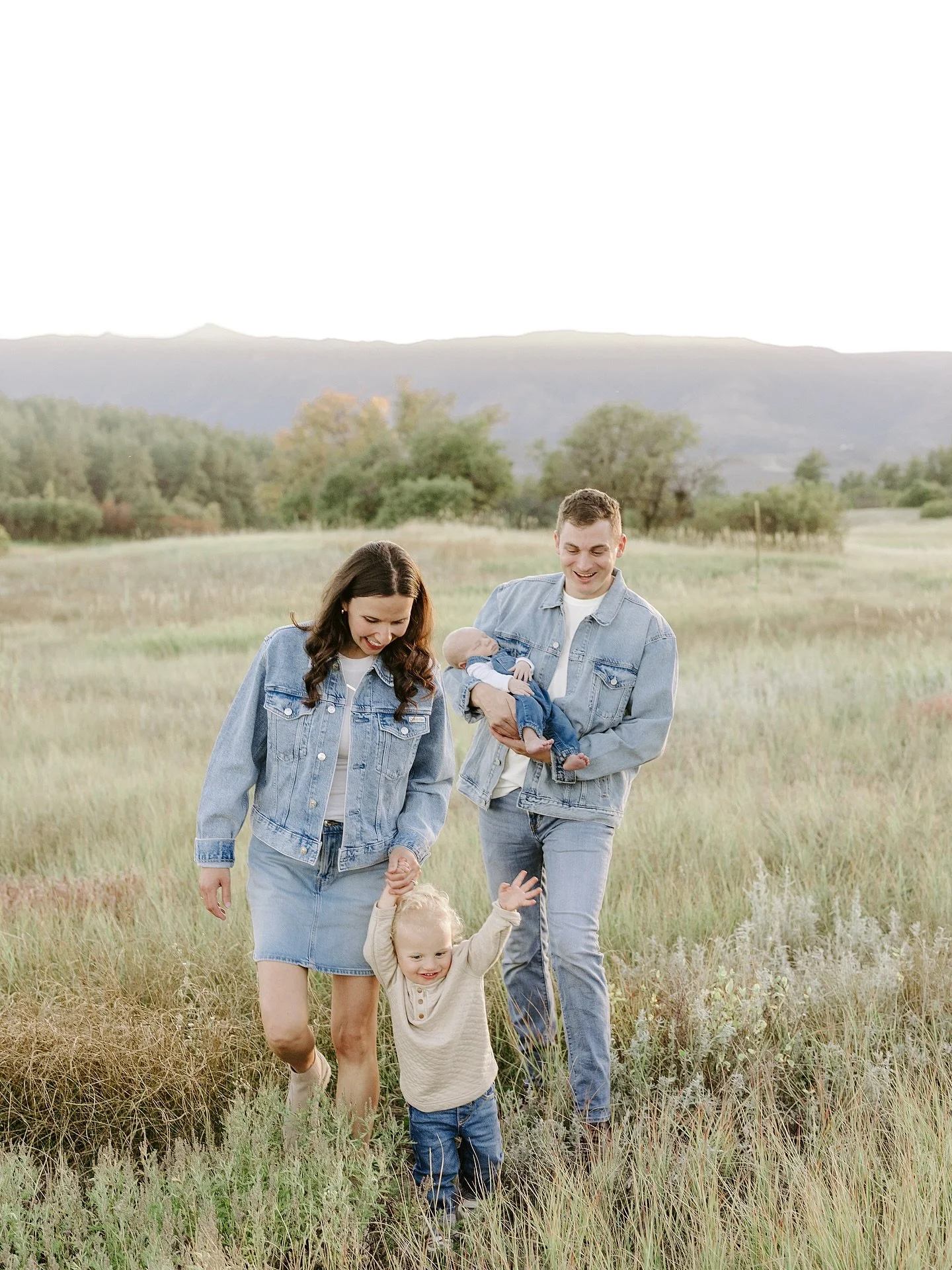 Photos from my time with the Mueller family 🤍 I sometimes forget how special it is to capture my very own best people&hellip; damn how sweet it is. My two best friends from college (way back when) found their way to each other, Alex proposed, they g