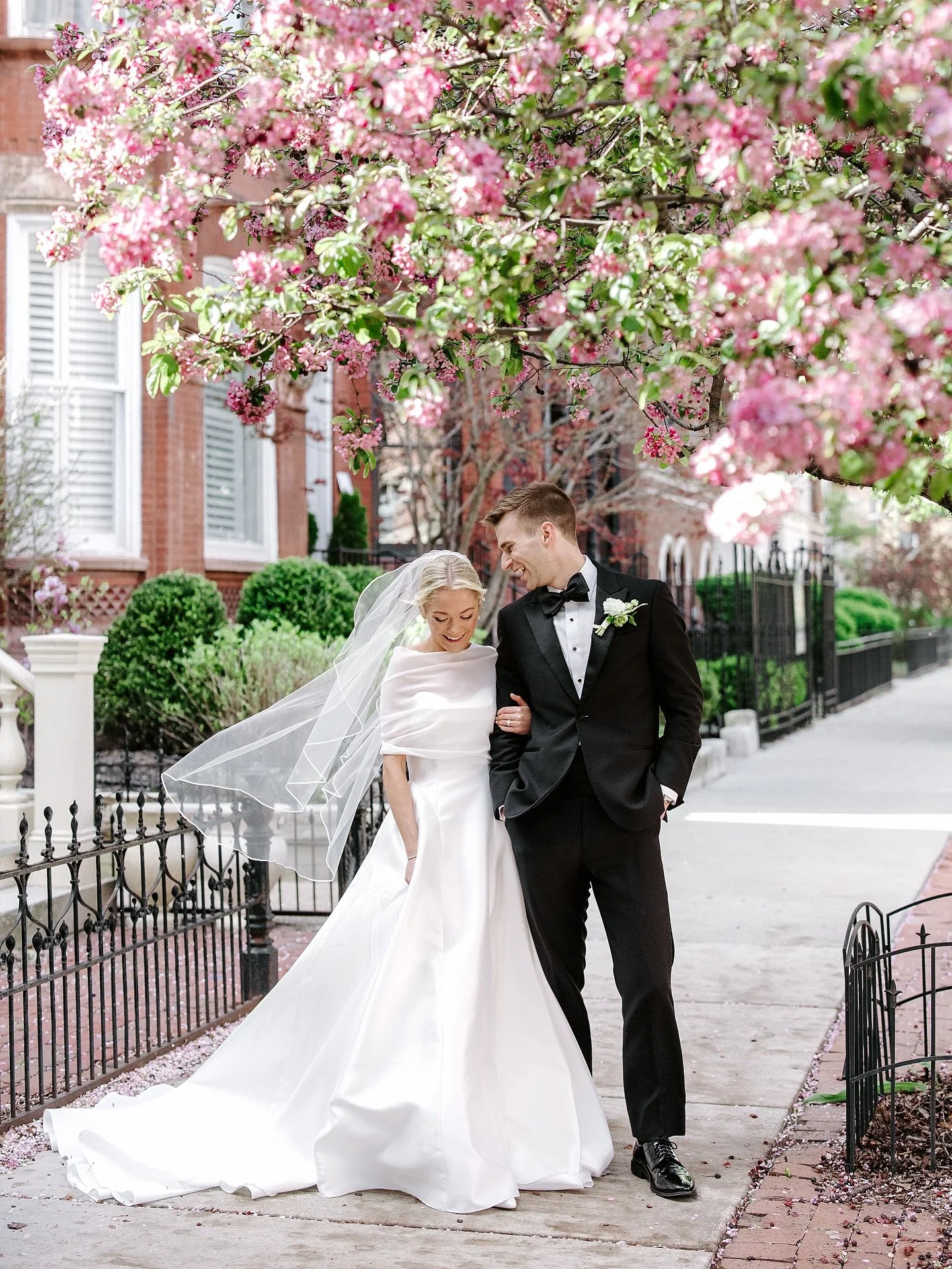 Moments found in Laura &amp; Chris&rsquo; memory box (preview gallery)🍃🤍 On a perfect spring day, these two were celebrated in the most special way by all of their people. Highlights of the day included Laura saying how calm she felt in the suite a