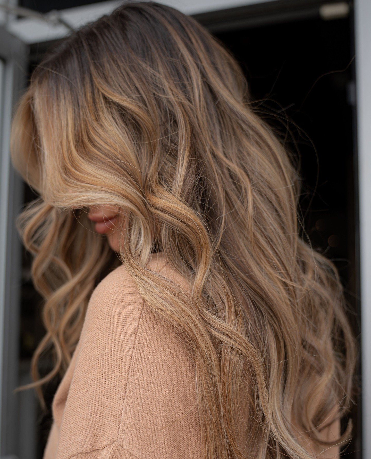 As if you needed a reason to keep a Volt visit in regular rotation&hellip; This stunning and smooth look is all thanks to regular Zuriel treatments post brightening ✨️⁠
.⁠
.⁠
.⁠
#hairsmoothing #hairtreatments #zuriel #goldwell