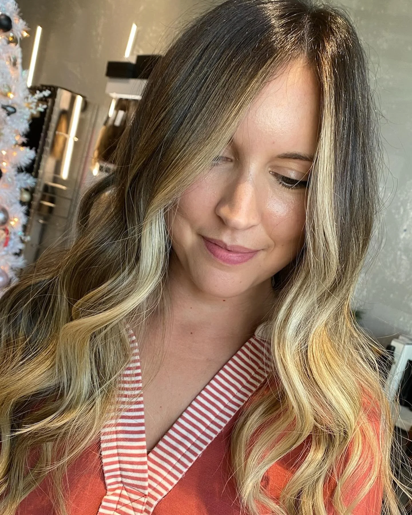 The future is looking Bright ✨️ dimensional full brightening to bring this hottie into the New Year⁠
⁠.
.
.
#haircolor #haircolorist #hairsalon #lakeway #dimensionalcolor #dimensionalblonde