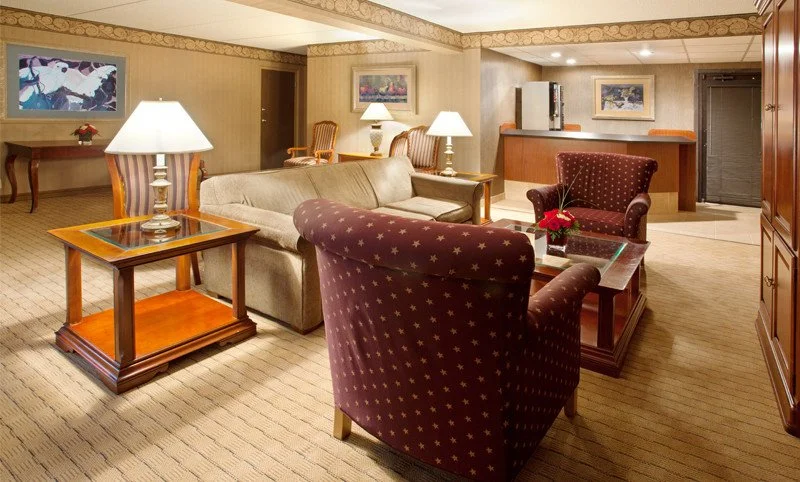PRIORITY CLUB LOUNGE