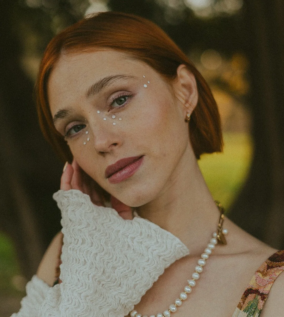 autumn shooting with @larijo 🍁
photos by @aya.gadelhak ✨

Products used by @kryolanofficial @charlottetilbury @lisaeldridgemakeup 

#makeupartist #mua #photoshoot #vienna #outdoorshoot #kryolan #lisaeldridgemakeup #charlottetilbury