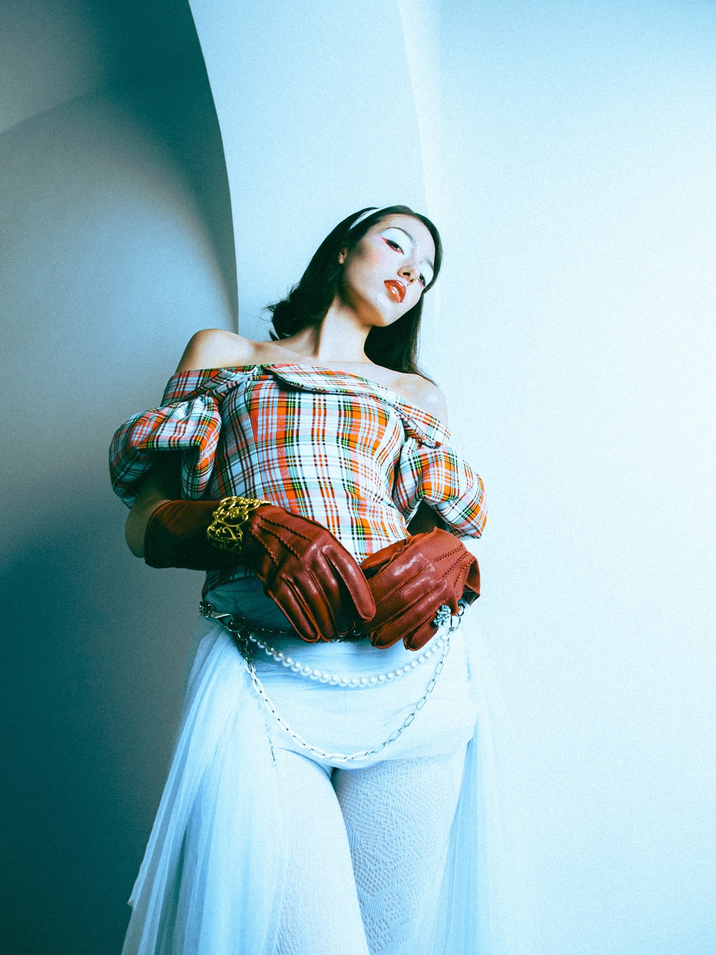 latest editorial shoot 🩵

Photographer @david_raffel
Designer @leonyvalentyna 
Models @keseruna_ @stellamodels 
Casting &amp; Production  @cored.comm 

#makeup #editorial #fashionshoot #mua #blueredmakeup #theartistedit #aglitchinthemakeup