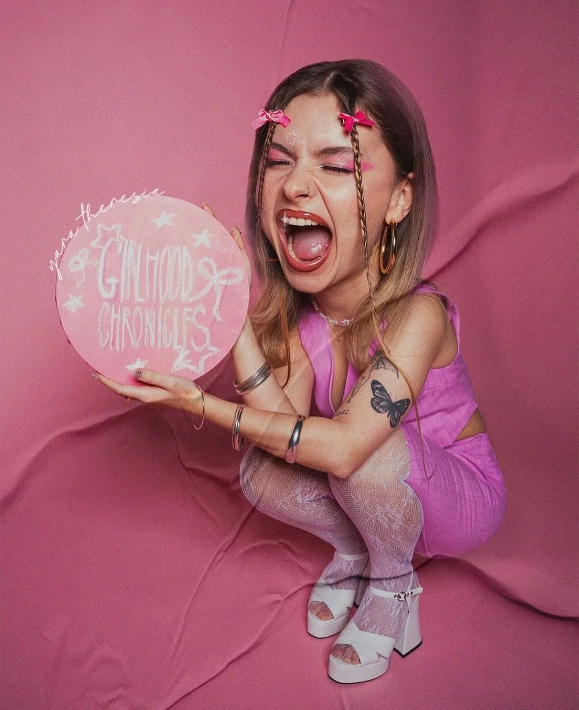 a while ago with @yaratheresia 🩷🎀

photos by @b.eeazy 
make-up by me 

using the @beautybay berries palette 🍓

#mua #makeup #barbie #pink #photoshoot #vienna #pinkmakeup #underratedmua #explore #beautybay