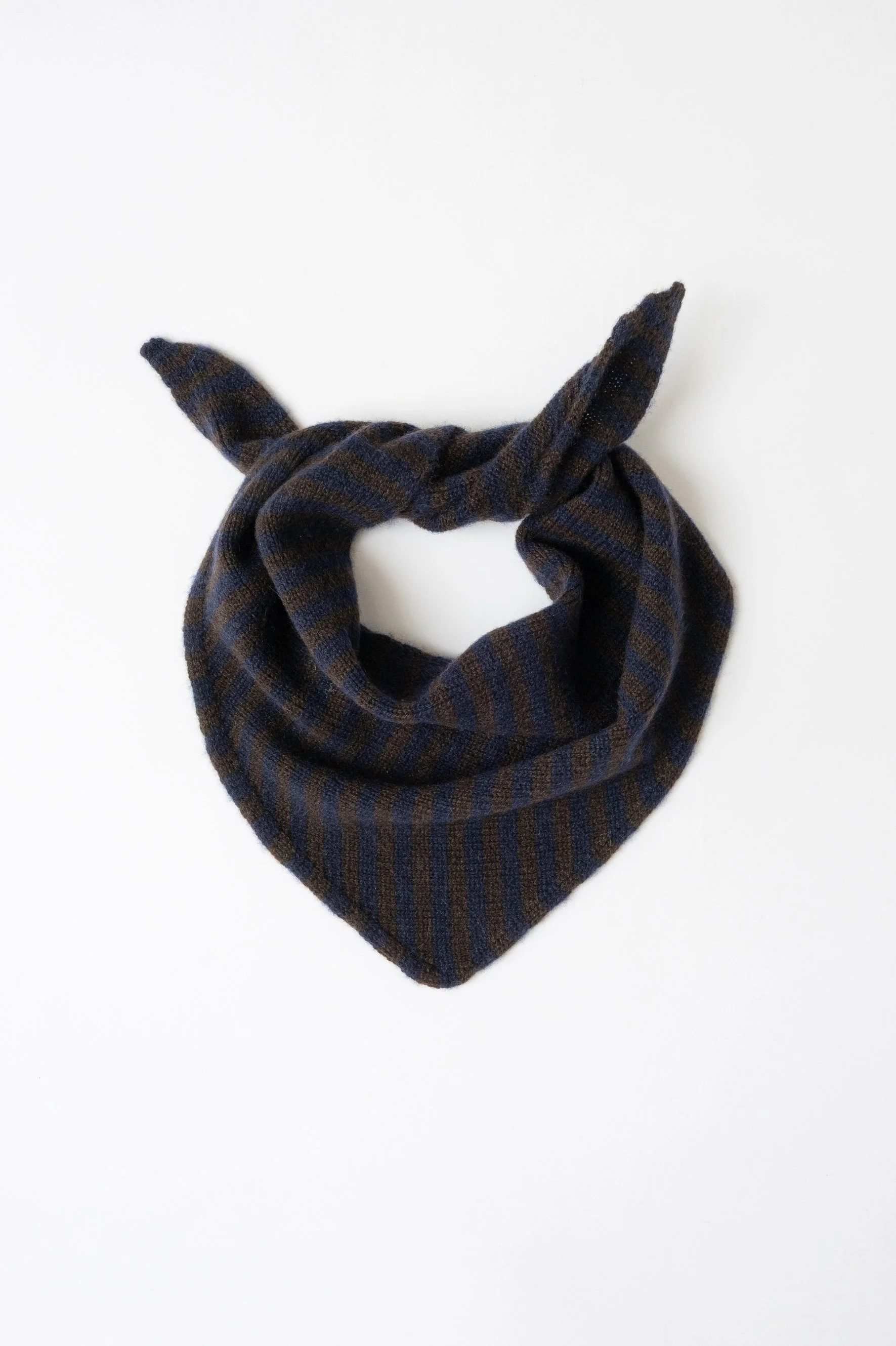 Bandana triangolare di maglia in puro cashmere | Righe Choco-Navy