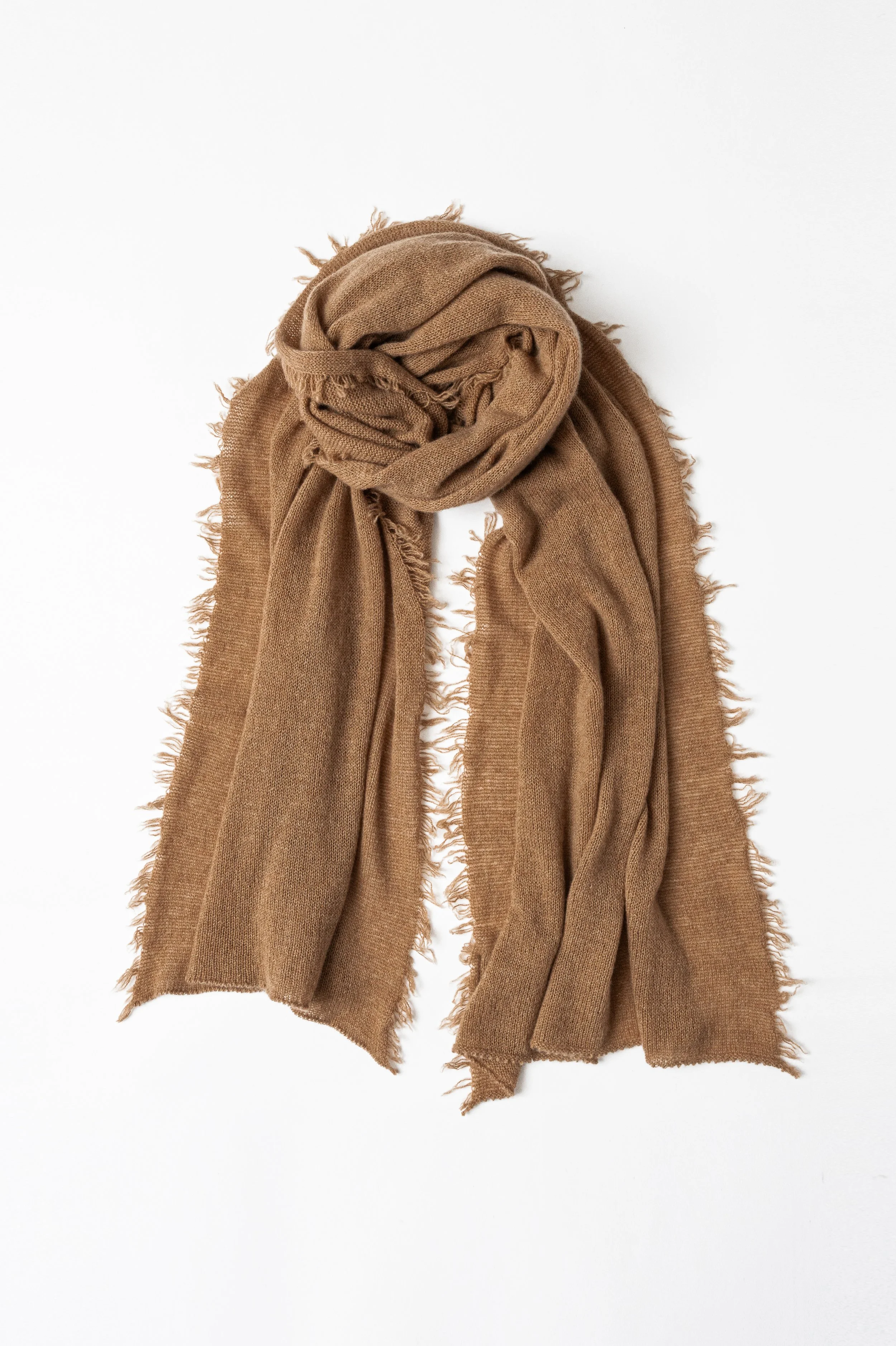 Sciarpa tinta unita in puro cashmere con piccole frange | Cammello
