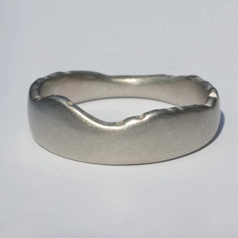 A commission of my Mourne ring in Sterling silver, finished in matte.
#mourne #mournes #mournecoastalroute #mournemountains #mournewall #mountains #irishjewellery #irishjewellers #newtownards #jewellery #ards #ireland #irishjewellerydesigner #irishj