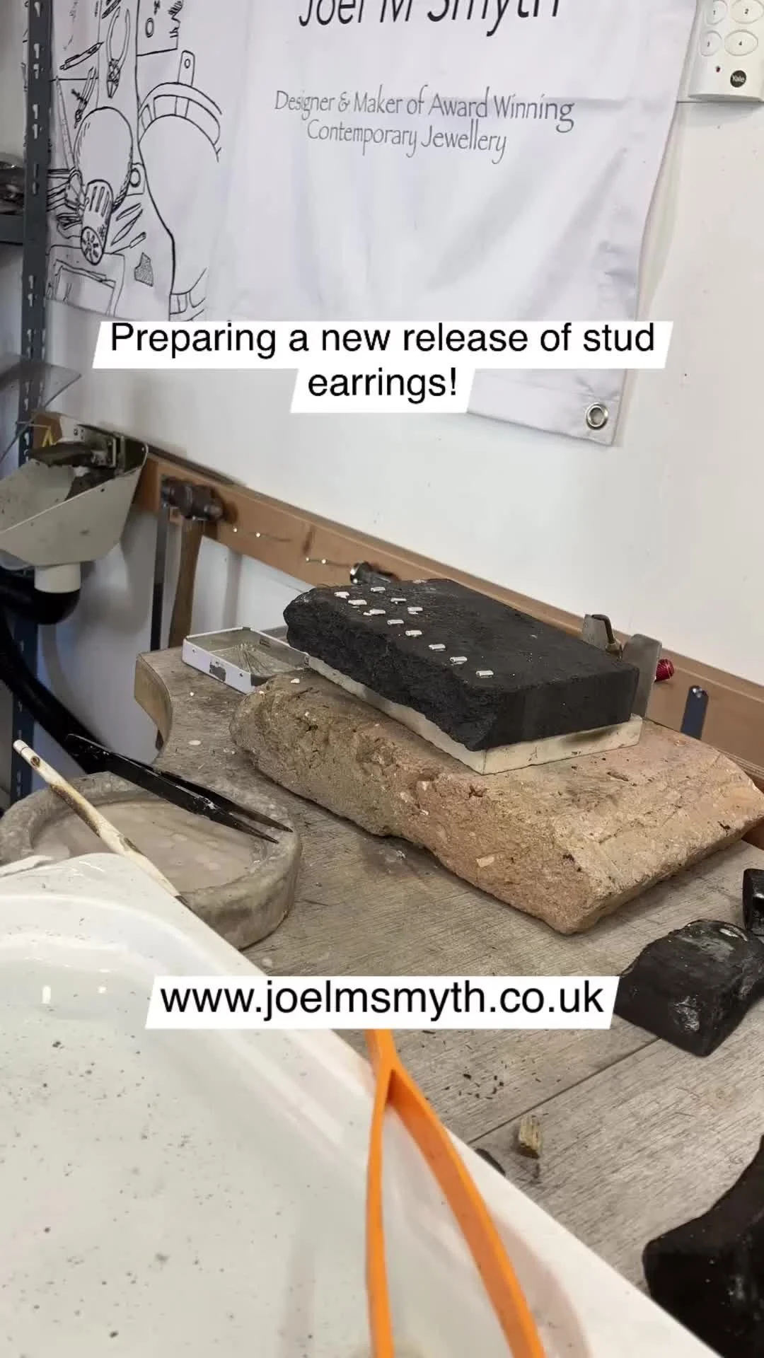 New stud earrings being made! Visit my website to see the jewellery collections - www.joelmsmyth.co.uk
#mourne #mournes #mournecoastalroute #mournemountains #mournewall #mountains #irishjewellery #irishjewellers #newtownards #jewellery #ards #irelan