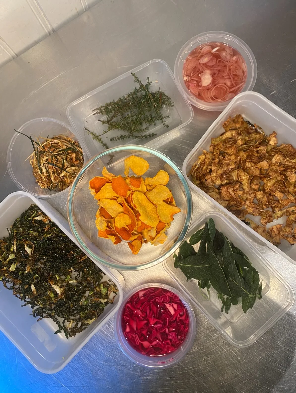 Experimenting in the kitchen, ahead of our Supper Club this weekend!

We love using every part of our produce&hellip; even dehydrating orange peels, which we turn into a flavour packed citrus sugar to use as a garnish.

Playing around with new techni