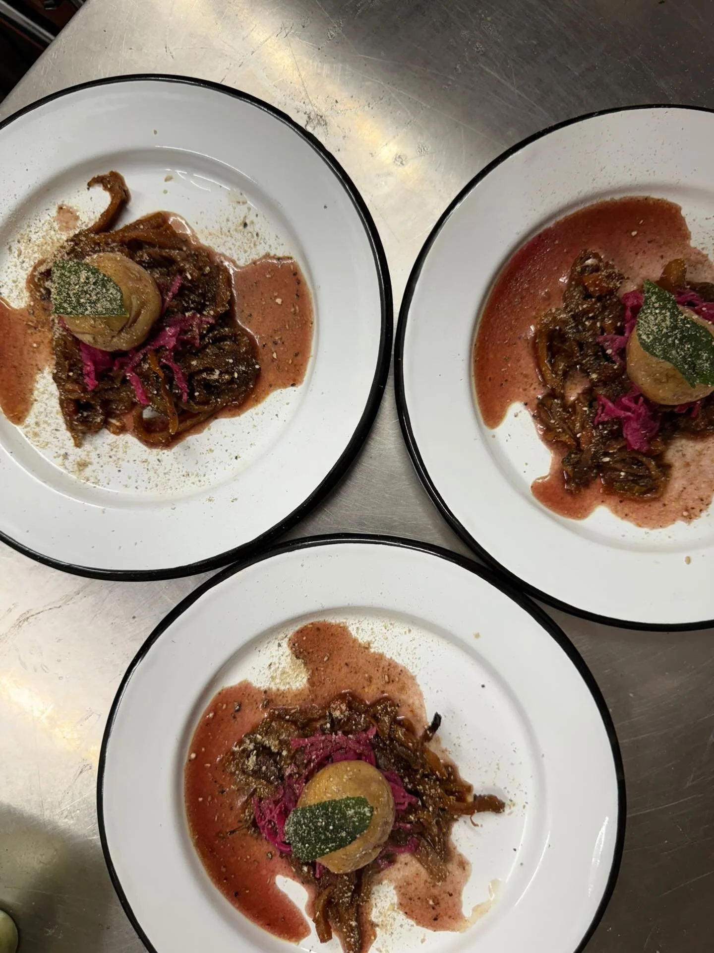 Some snaps from our last few supper clubs! Packed with flavour and using the best produce this season had to offer 🌱🥕🍏

One supper club date left for this year and only a handful of tickets left! Book via the link in our bio 

X