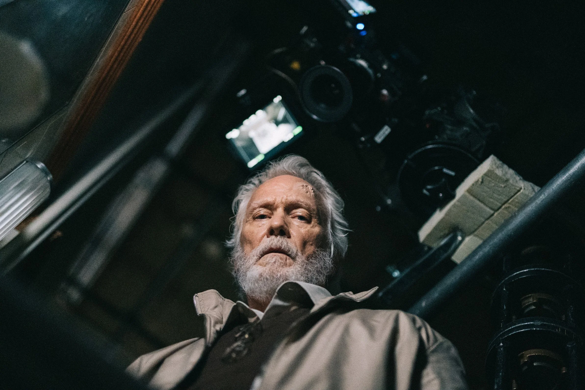 James Morrison in Aves directed by Eli  Snyder