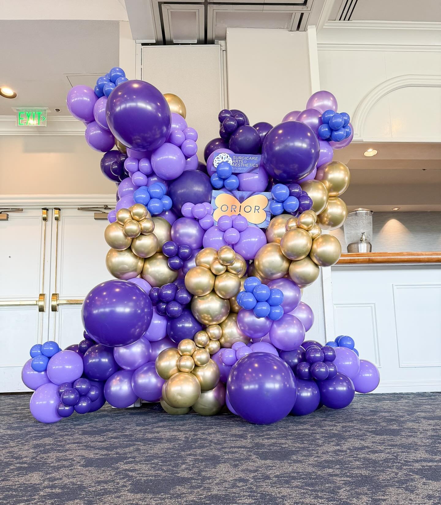 &ldquo;I want a balloon wall but make it funky&rdquo; ✅✅
.
.
.
.
.
.
.
##ballooninspo #balloonbackdrop #balloondecoration #balloondecorator #balloongarland #balloonarch #balloonstylist #balloonartist#smallbusiness #smallbiz #balloonbusiness#events #p