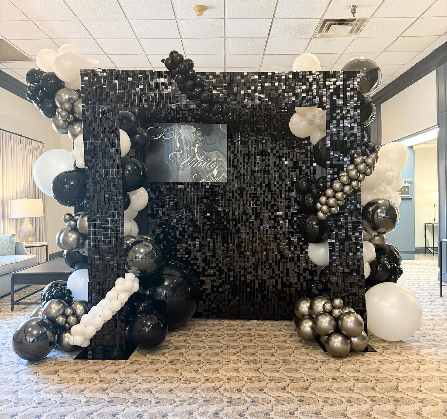 Pictures don&rsquo;t do this piece justice! Probably my favorite thus far! 
.
.
.
.
Thank you @hiredstyle for the inspo! 
.
.
.
.
#Ballooninspo #balloonbackdrop #balloondecoration #balloondecorator #balloongarland #balloonarch #balloonstylist #balloo