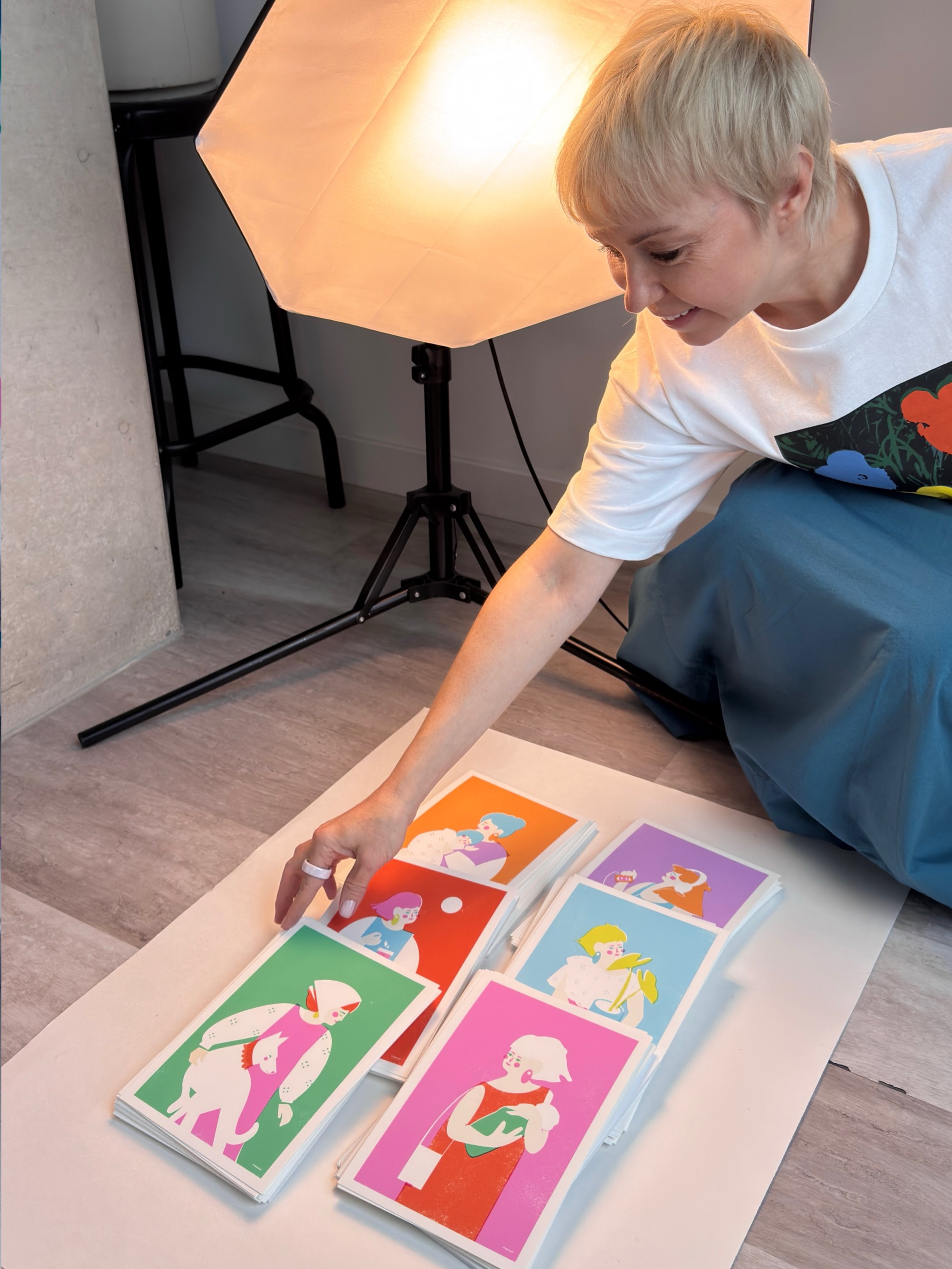 Portraits of Her ~ it is a series about quite moments that make you, you

6 limited edition giclee prints (A5 size) on archival cotton paper, made here in Cincinnati, Ohio, USA at @fabulous_frames_and_art ♡

use code HERSET15 for 15% off any 3 prints