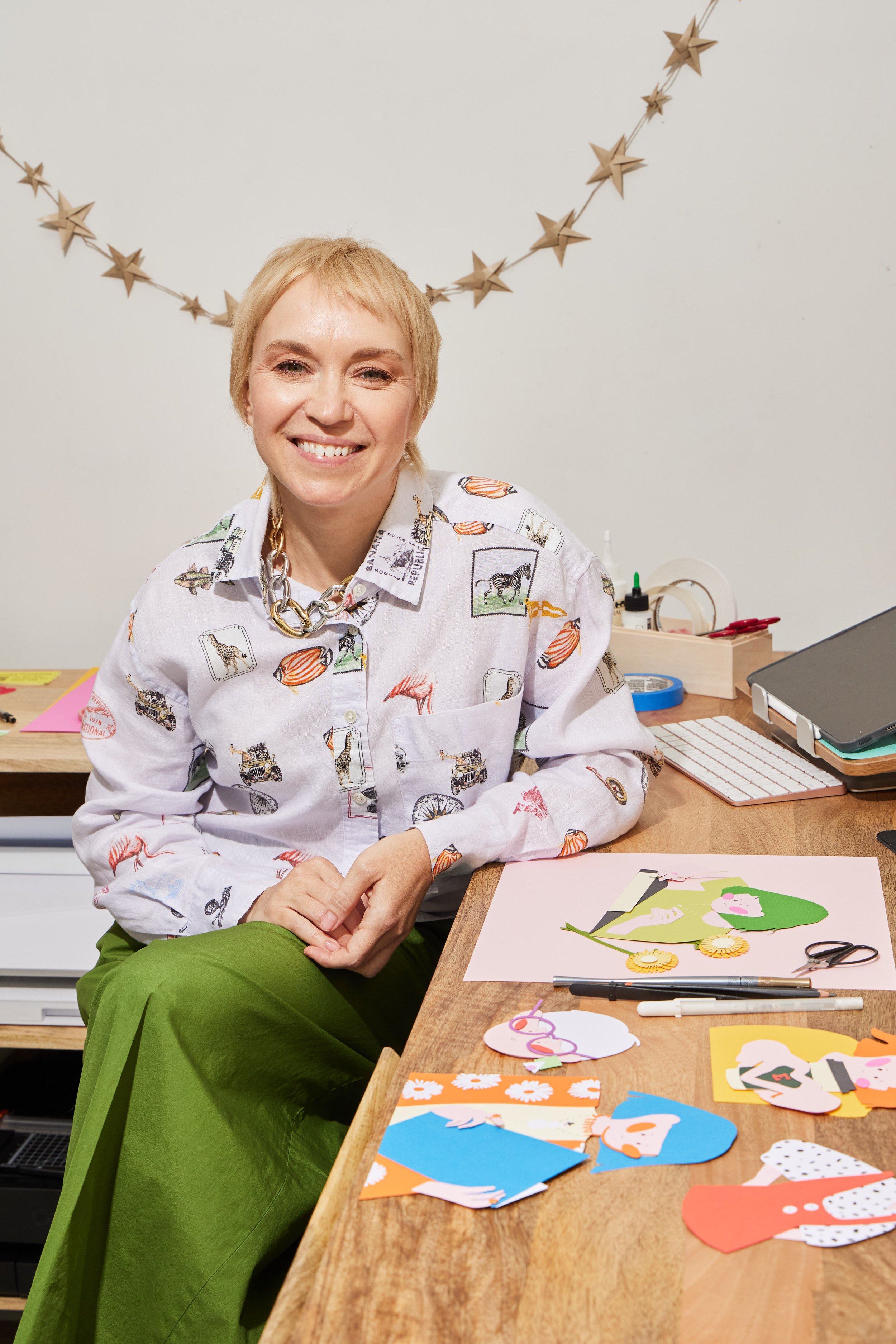 Veronika Tmokhina paper artist at home studio