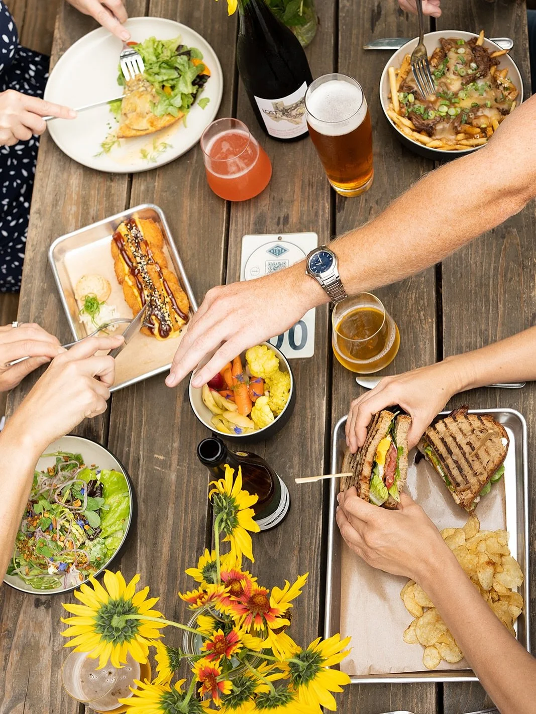 🍳🎸 It&rsquo;s a beautiful day for brunching in the Hill Country!  Vista&rsquo;s brunch served 11 AM to 2 PM with live music 2 to 4 PM every Sunday.