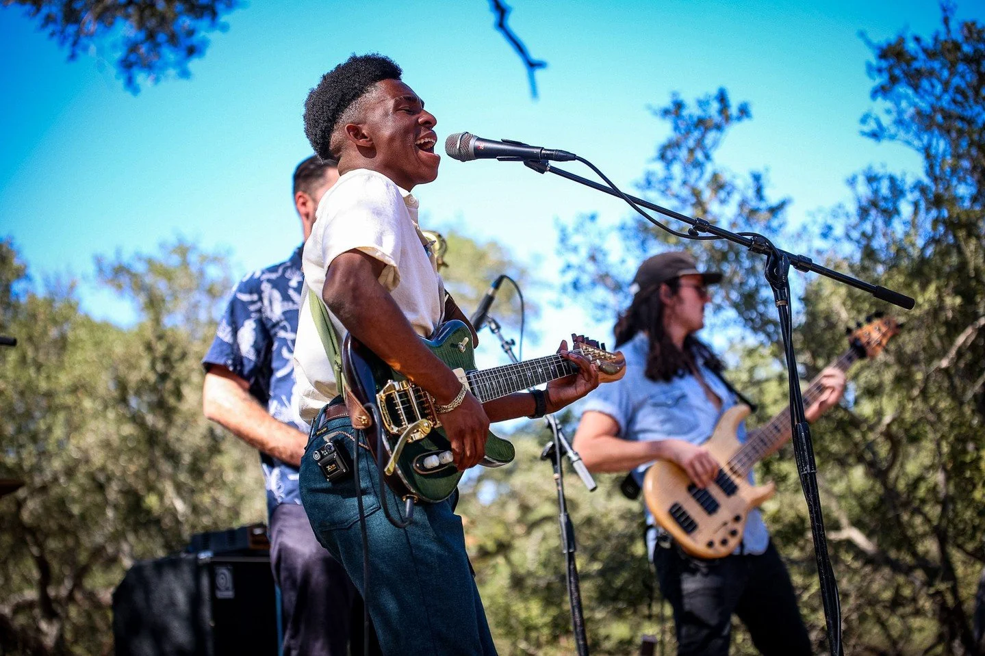 🎶 Live Music returns for Spring to the Vista Beer Garden Stage.  Starting this Sunday, we&rsquo;re back to weekly live music:

🎙️ Driftwood Nights: every Friday night from 6 - 8 pm with Steak Night and an evening with some of the finest songwriters