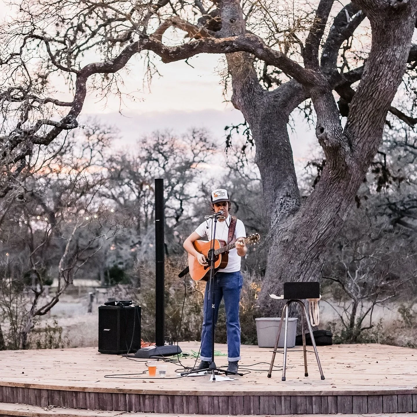 Looking for a spot to escape the SXSW crowds?? Don&rsquo;t even mention the airport lines!! 

Grab the crew and head to Driftwood!  For SX and Spring Break week, we&rsquo;ve got a nice lineup of live music. 

🎙️ Driftwood Nights: every Friday night 