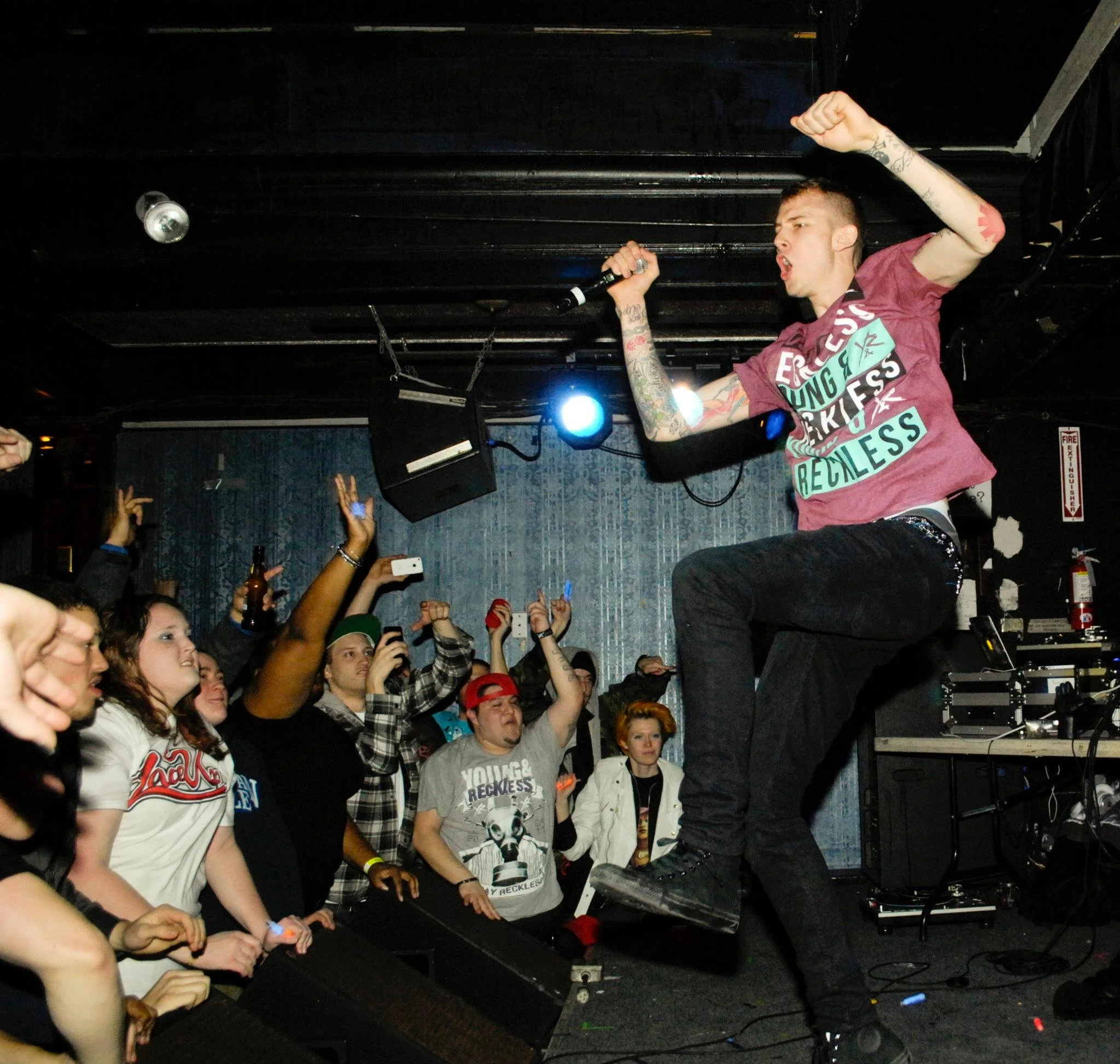 A Chicago top photographer captures a concert in an underground music venue