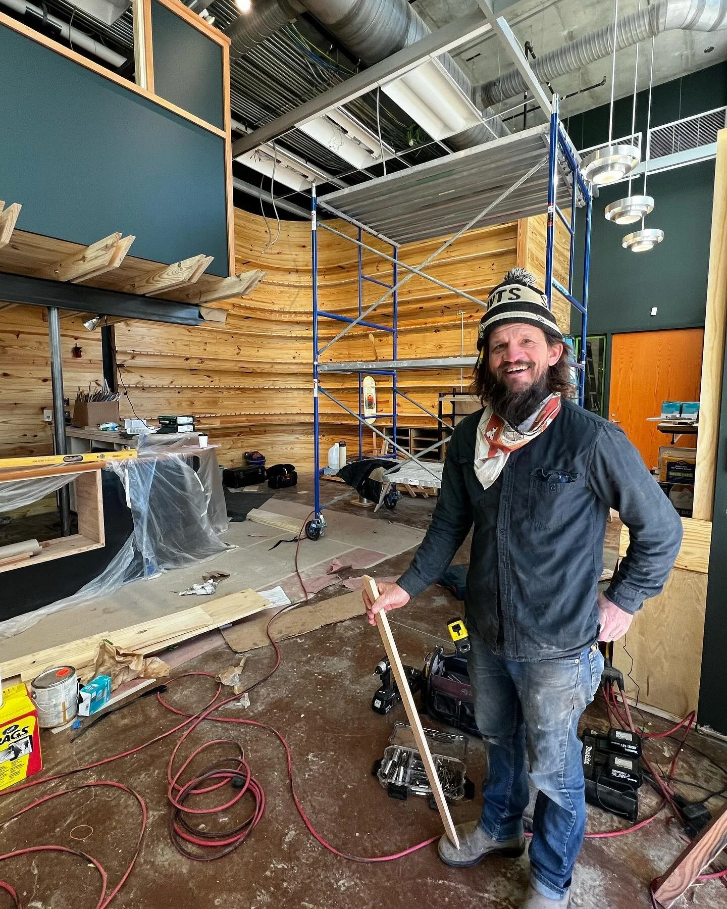Ran into @oldcrowadam this morning working on his next rad buildout, this one for the new @nocomplyatx space  next door to the current one and even closer to the skate park.  Good to see you Adam and thanks for letting Frankie and I sneak a peak.  #a