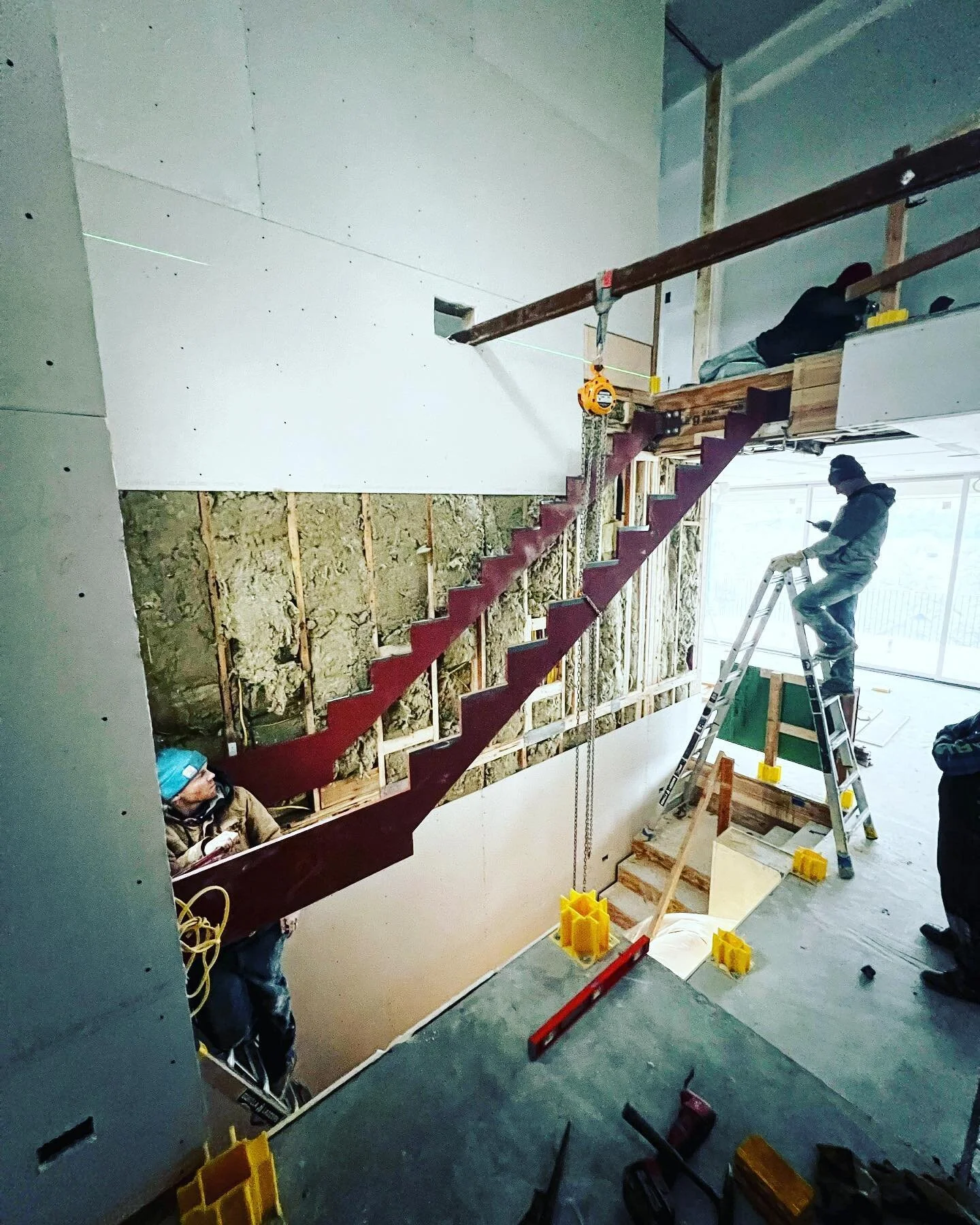 Setting some 3/4” plate stringers today.  @mattgarciadesign @dowbuilt #austin #architecture #steel #stairs