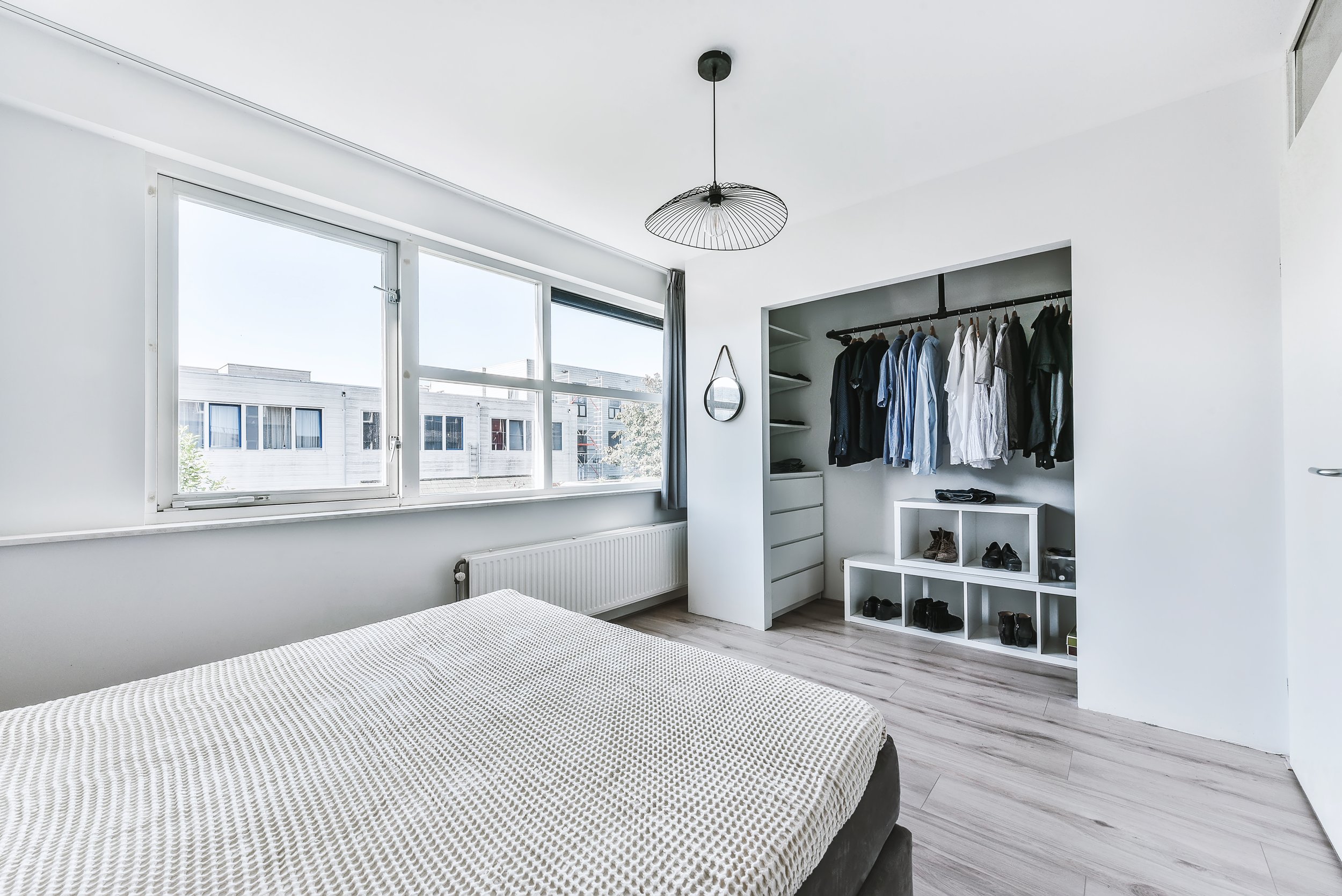 bedroom-interior-design-2021-10-21-02-42-18-utc.jpg