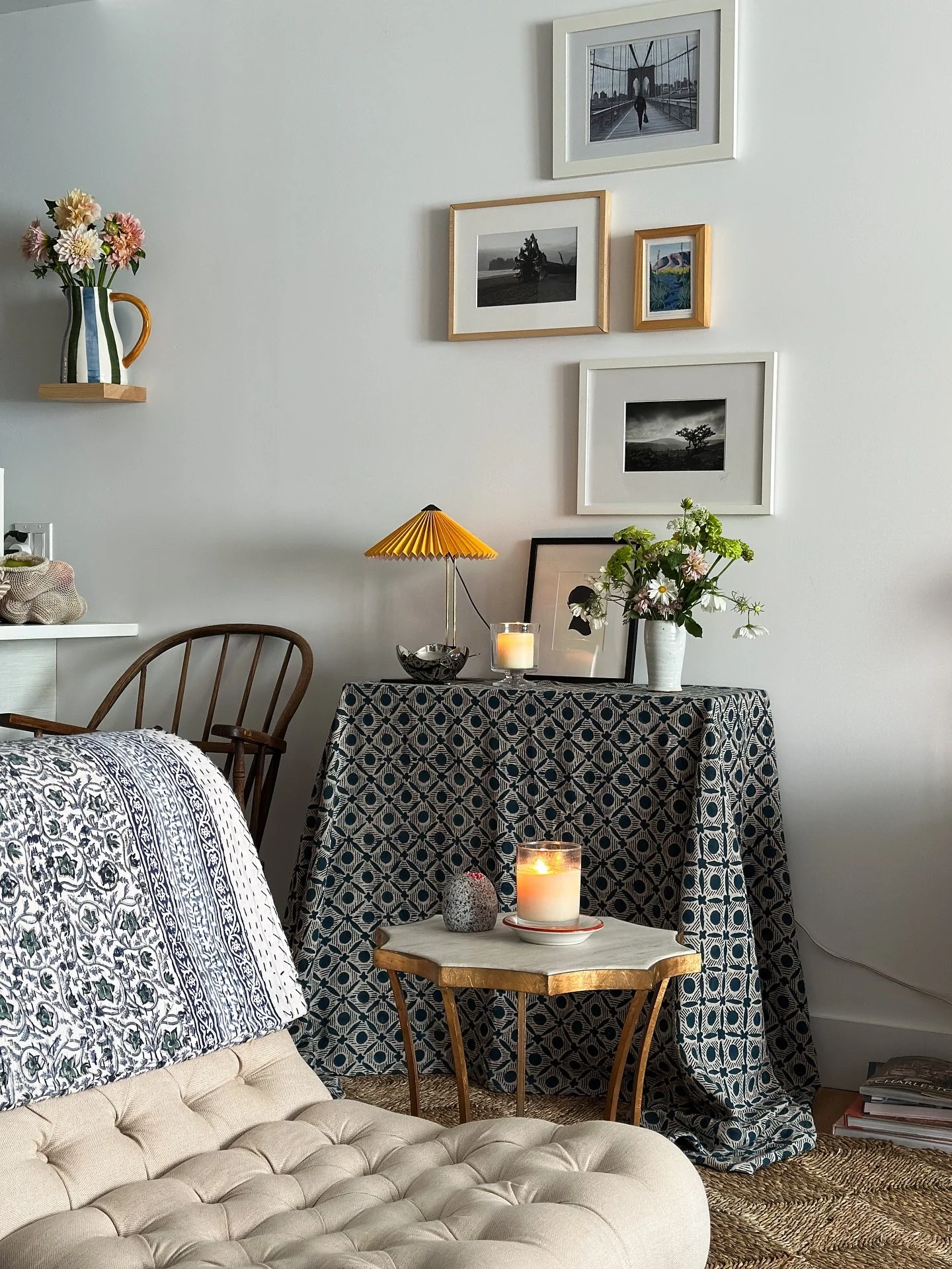 September was full of highlights from simple everyday joys to some bigger milestones 

Cozy corners 🕯️ 
Clipping flowers from my mom&rsquo;s garden
And arranging them in my home 
A rainbow of farmers market produce 
Dinners outside with friends and 