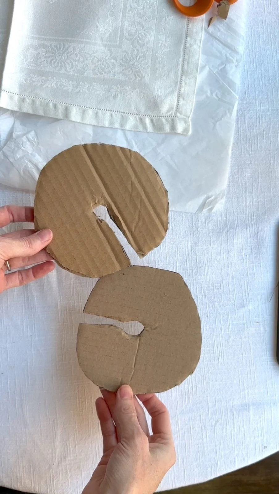 Step-by-step_cardboard_diy-lampshade-vintage-napkins.jpeg